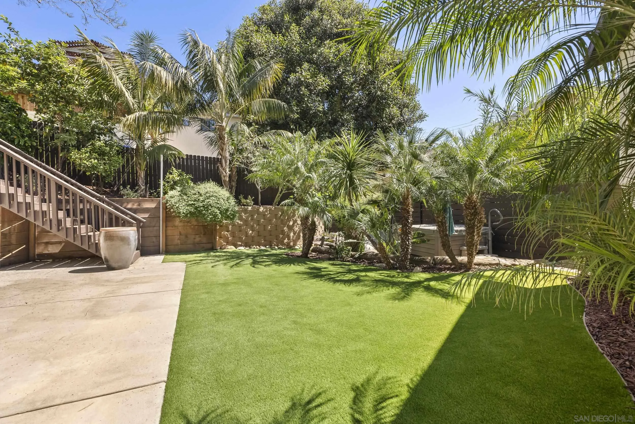 https://cdn.realtyfeed.com/cdn/127/260006689/12ab2799e551664320624d17982fcee3.webp