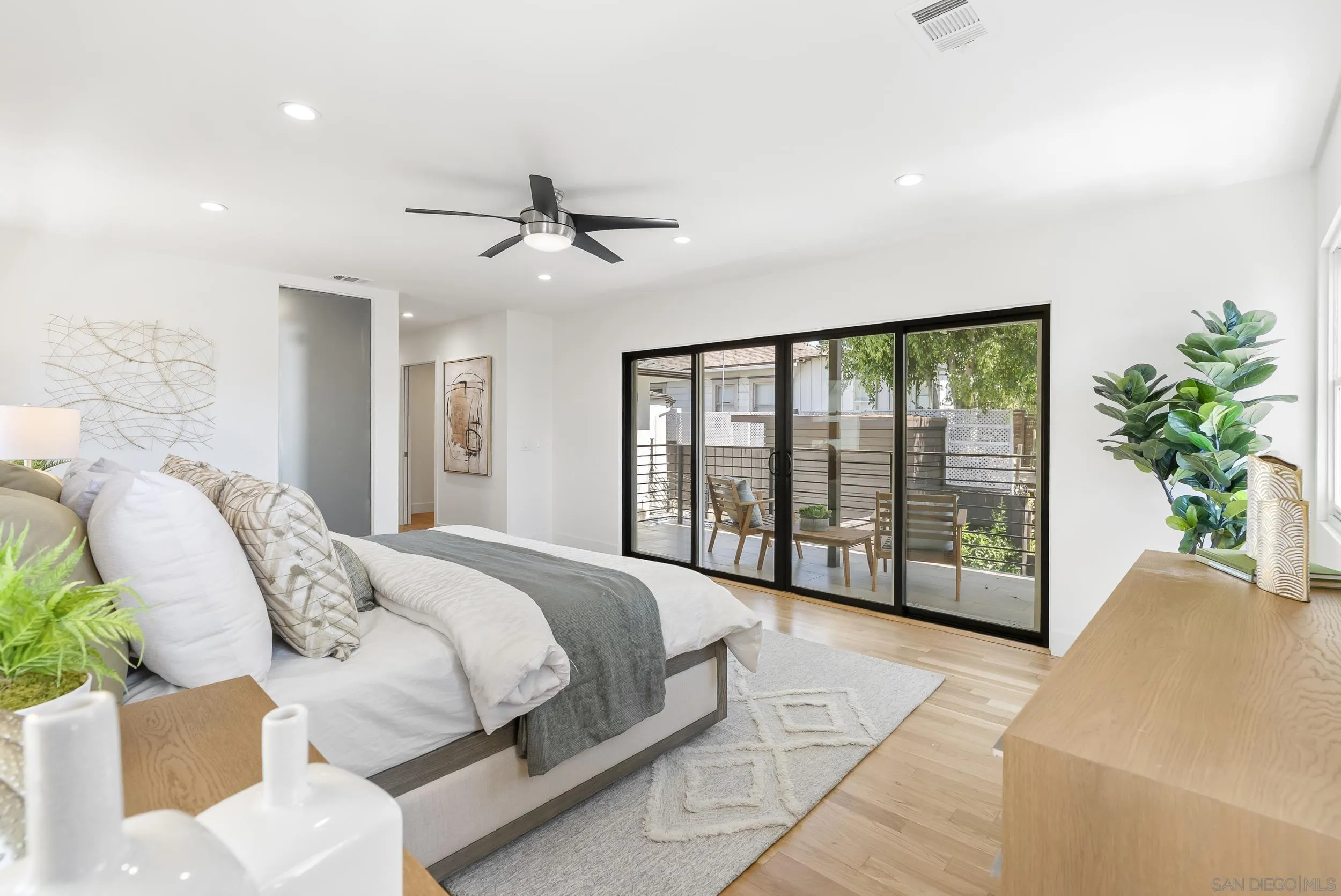 https://cdn.realtyfeed.com/cdn/127/260006689/2e3af49410eb68e6b37b1890e026d37f.webp