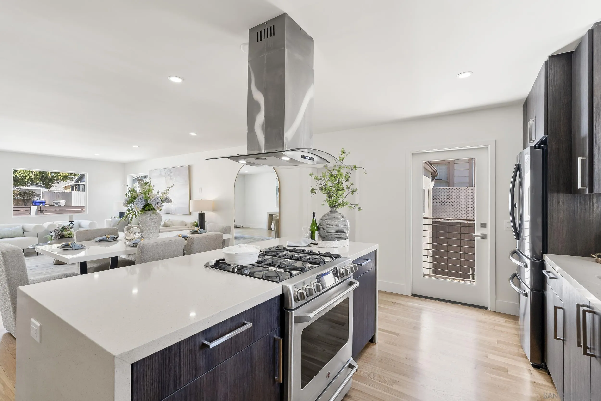 https://cdn.realtyfeed.com/cdn/127/260006689/6b1158754ab3b445633bfa0a8e87ba72.webp
