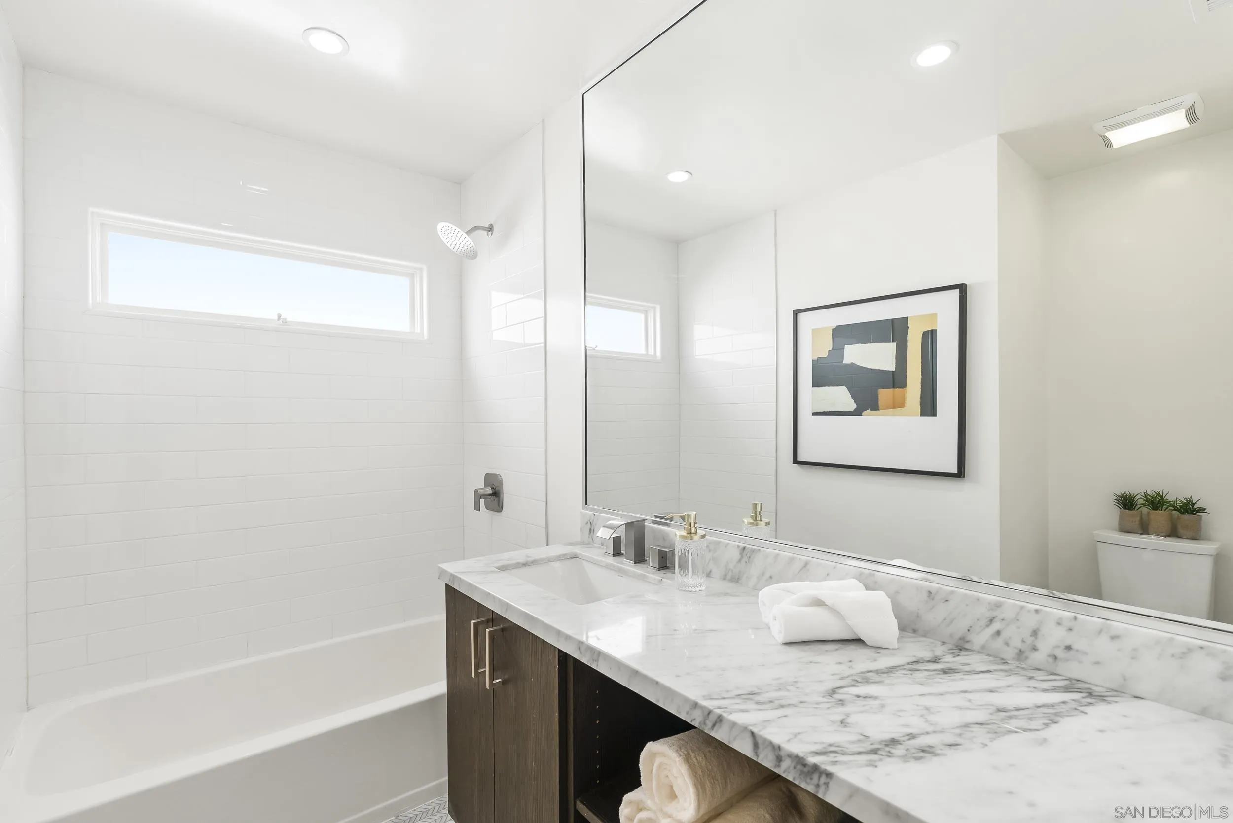https://cdn.realtyfeed.com/cdn/127/260006689/97642cad498cfa9e81d40c7247608d72.webp
