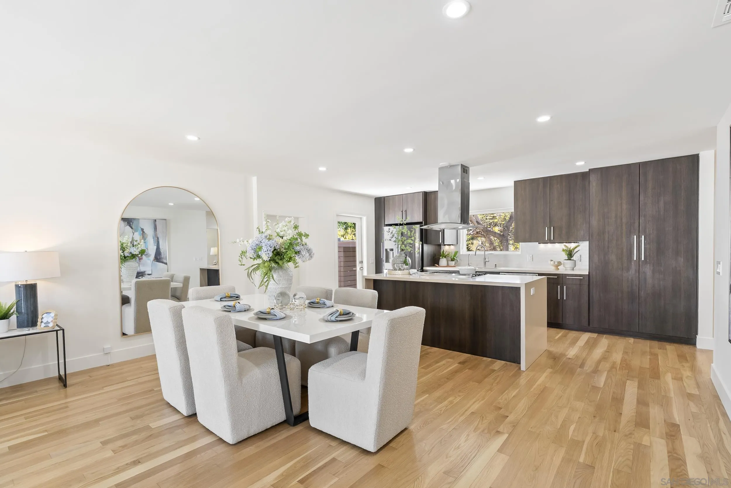 https://cdn.realtyfeed.com/cdn/127/260006689/9fe89f4f0d607ad954766a31ea2b7872.webp