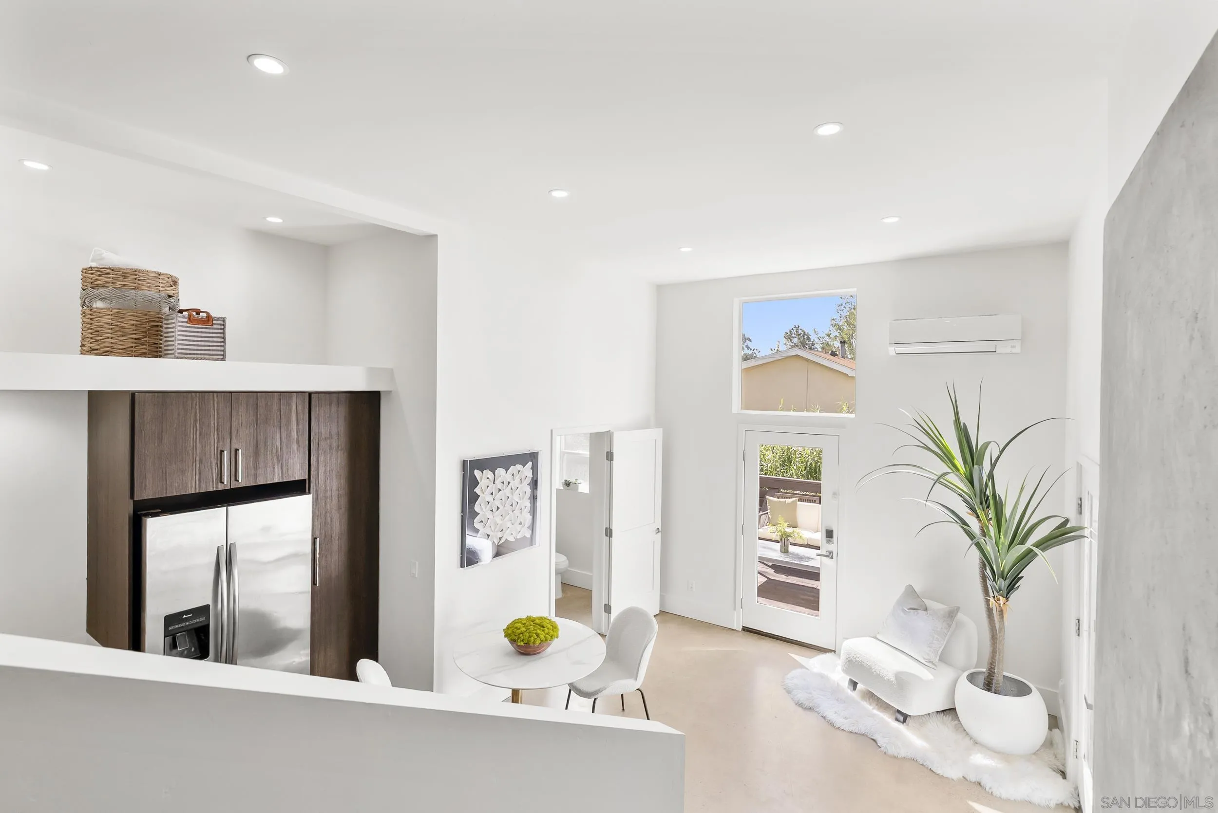 https://cdn.realtyfeed.com/cdn/127/260006689/ab7adf102a9f43d71927ed002360c4a4.webp