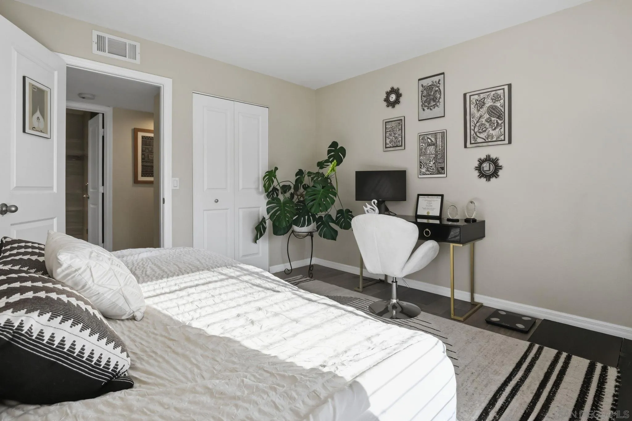 https://cdn.realtyfeed.com/cdn/127/260006692/8204009ff2c9a1a11cd66face0a2a678.webp