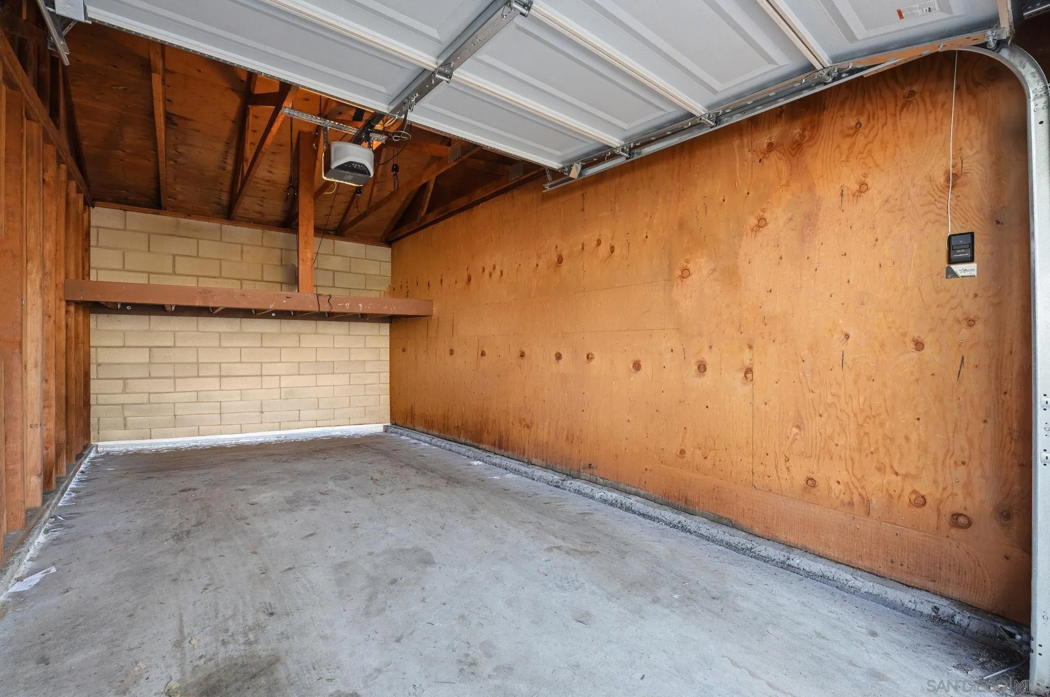 https://cdn.realtyfeed.com/cdn/127/260006692/d2a85b08300948cb5889e481bd7890b0.webp
