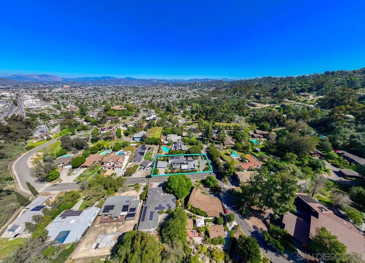https://cdn.realtyfeed.com/cdn/127/260006697/63af35e59235373c0a353f1b50e8d02b.webp