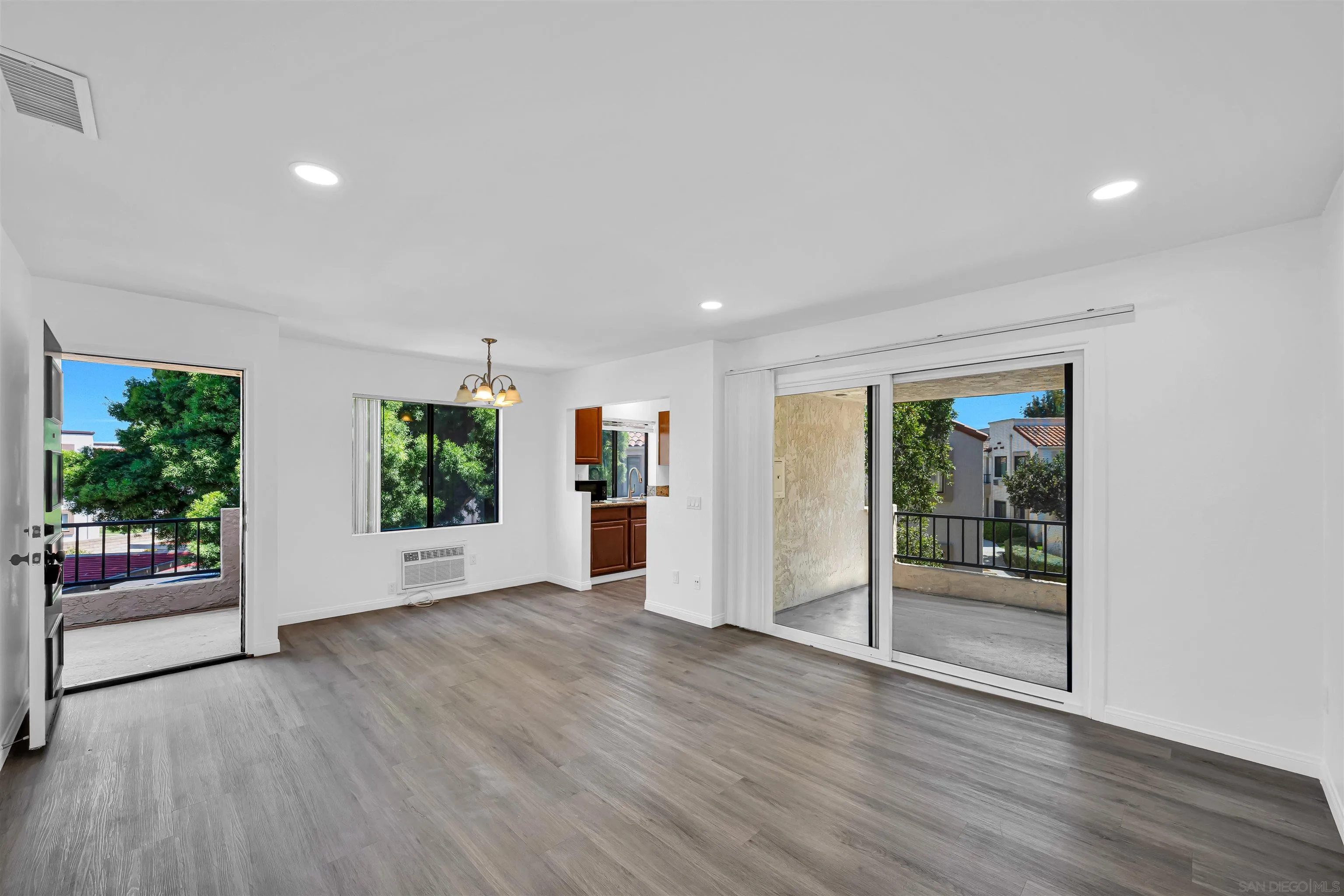 Photo #7: 260006703 Listing: Photo #7