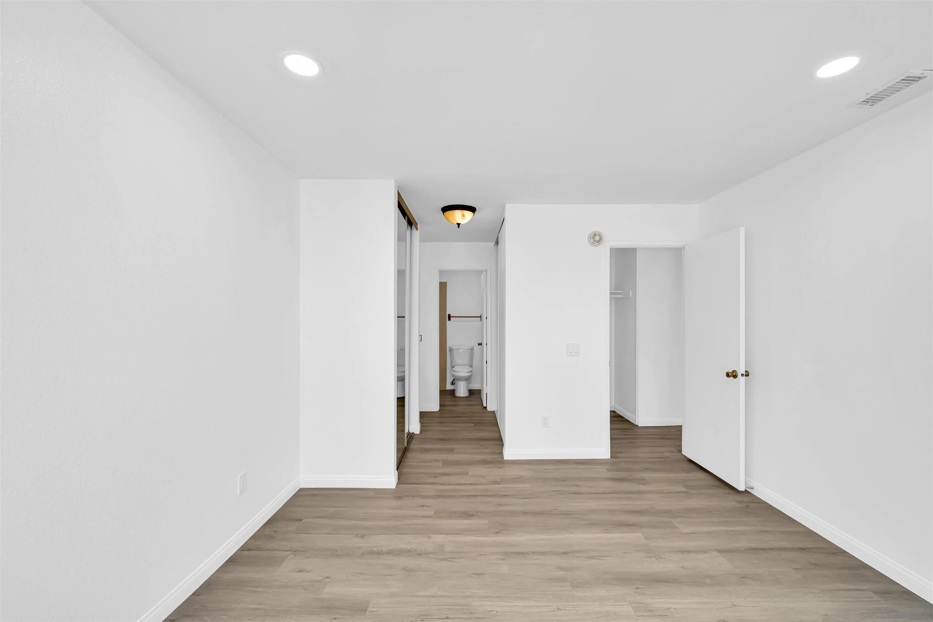 Photo #3: 260006703 Listing: Photo #3