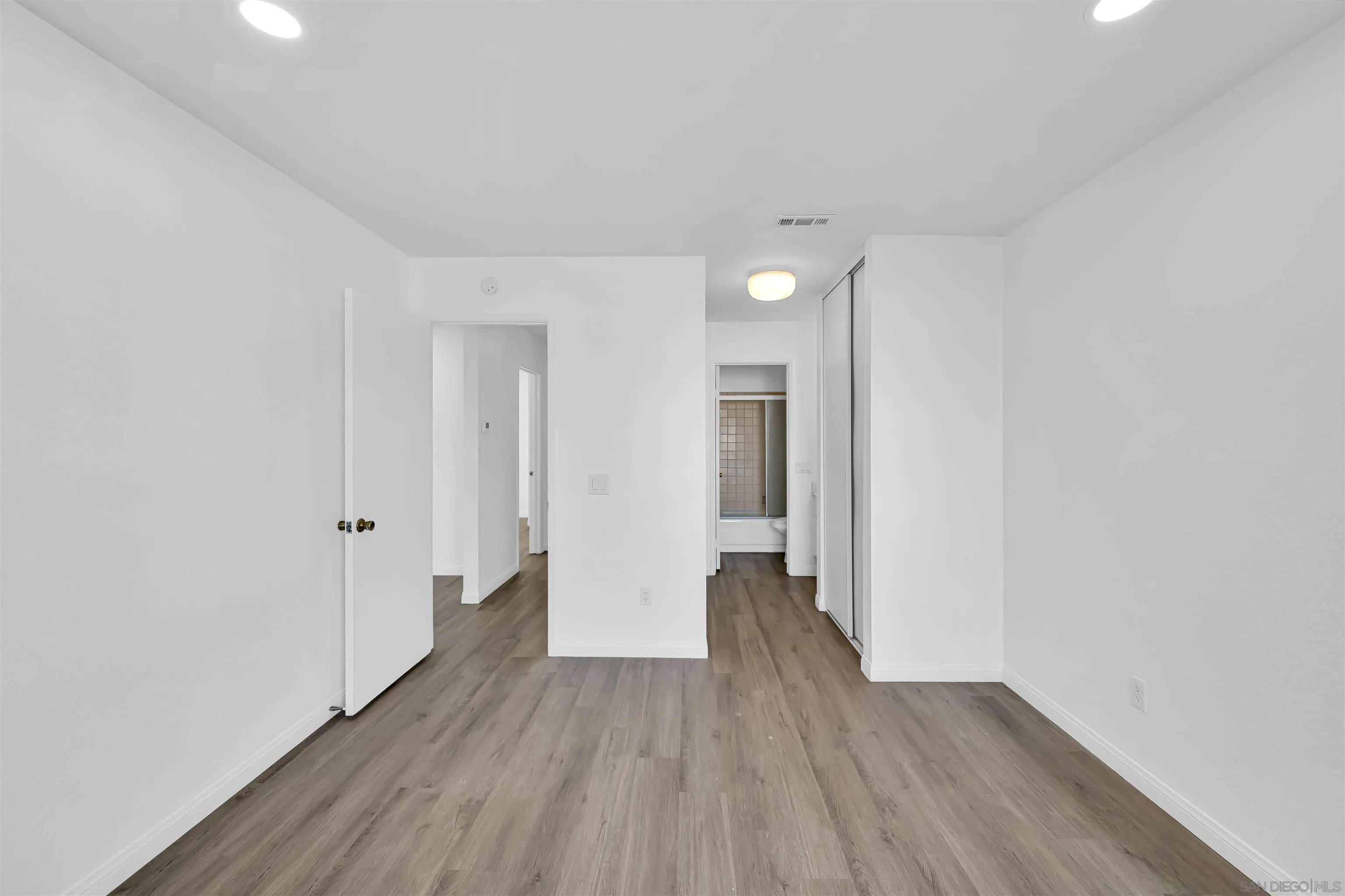 Photo #8: 260006703 Listing: Photo #8