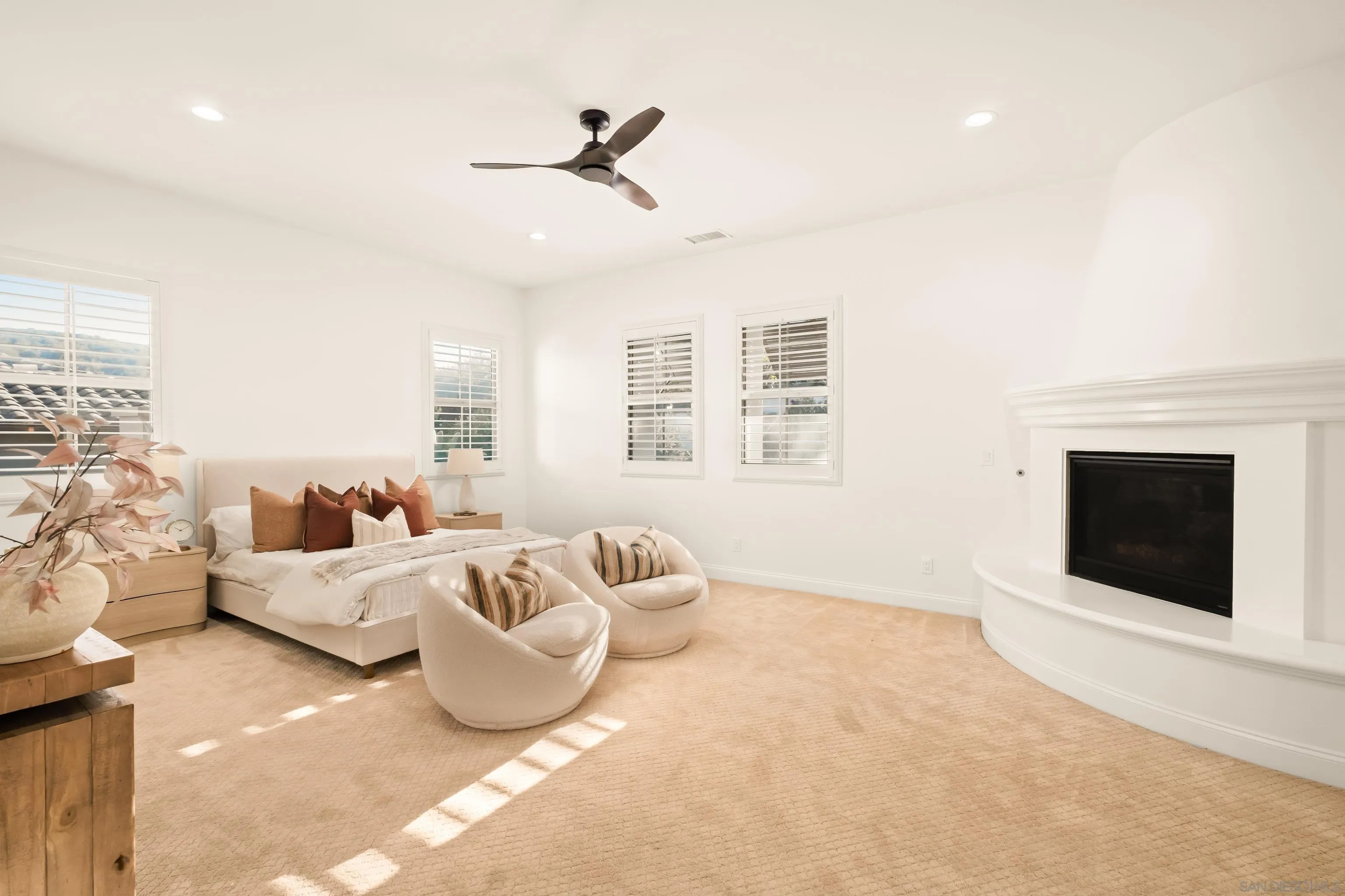https://cdn.realtyfeed.com/cdn/127/260006706/0141646fdc5c1fee30bbd4c326d86600.webp