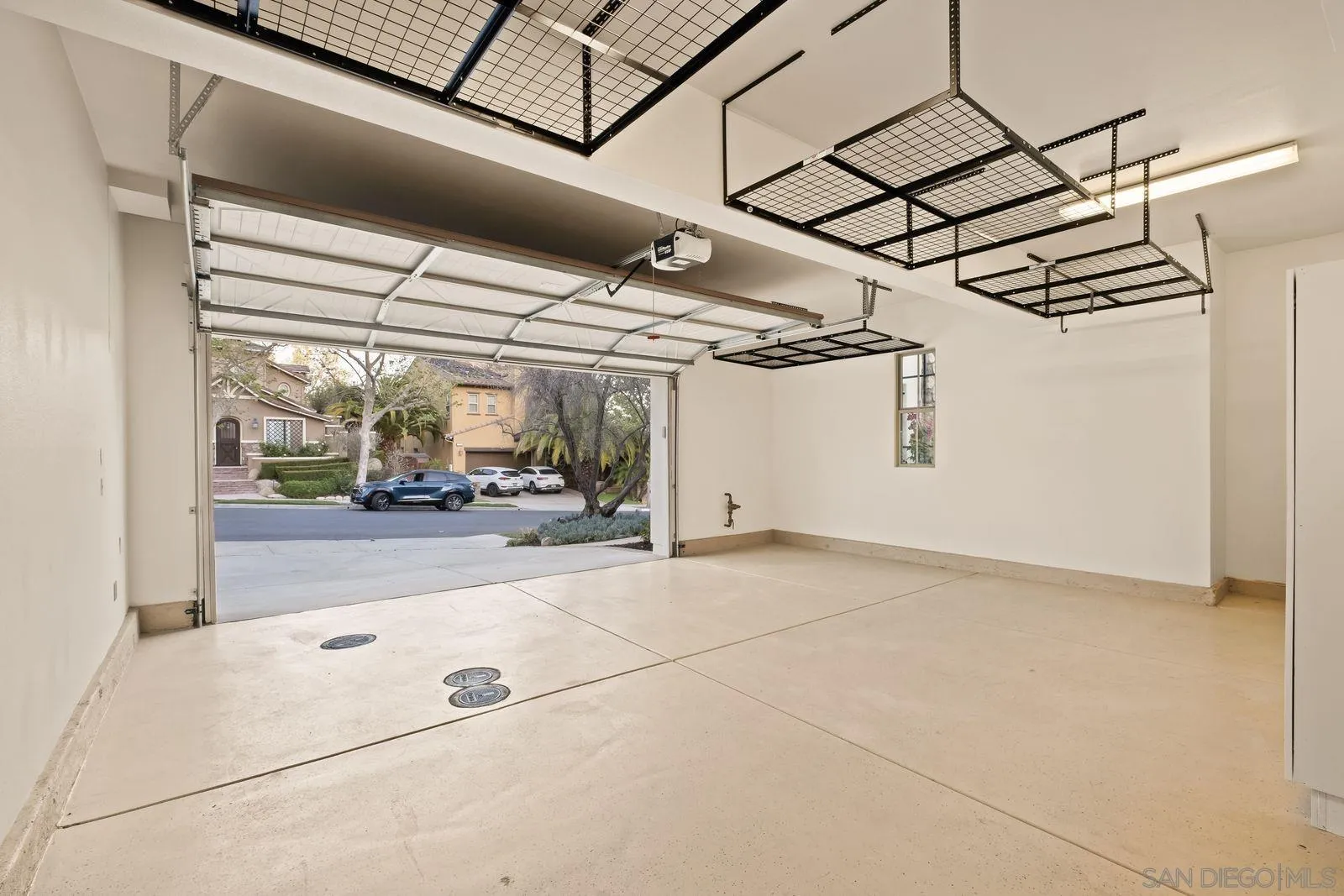 https://cdn.realtyfeed.com/cdn/127/260006706/0a97d1a1c137062933a1d73e0f37dc08.webp