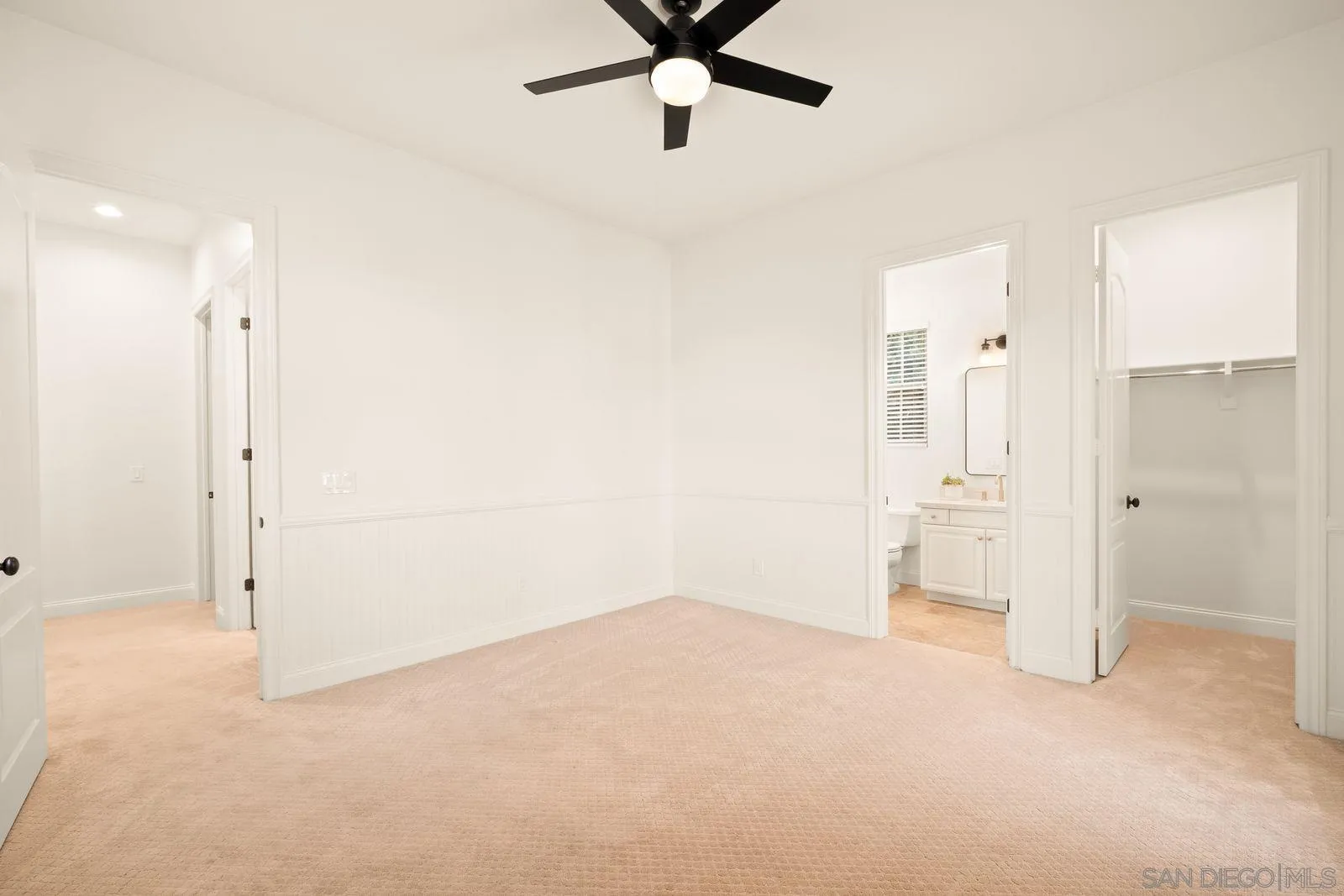 https://cdn.realtyfeed.com/cdn/127/260006706/62a7b3bd72b34536dc51dc4fa90241d7.webp