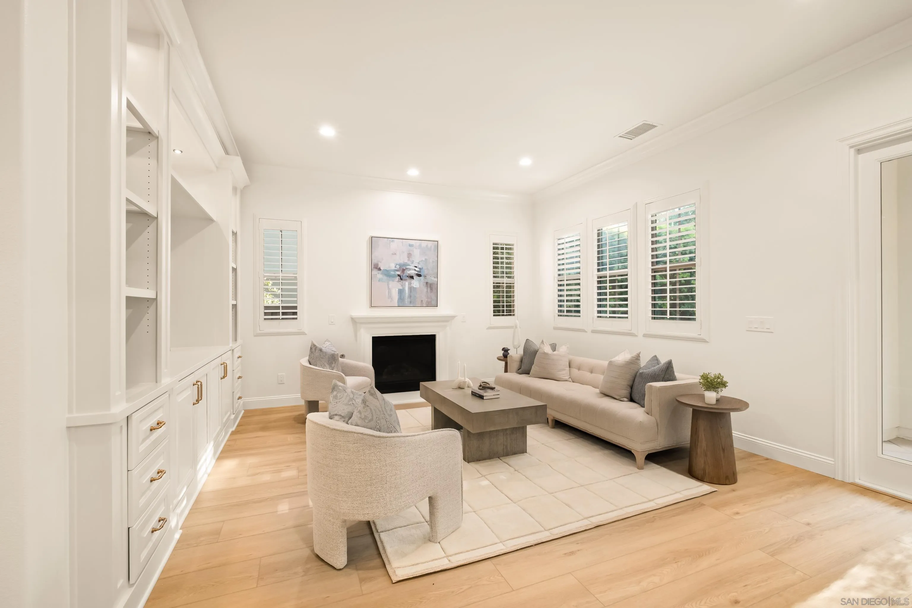 https://cdn.realtyfeed.com/cdn/127/260006706/75d7444aa3011775a0cdb4a7da30cb15.webp