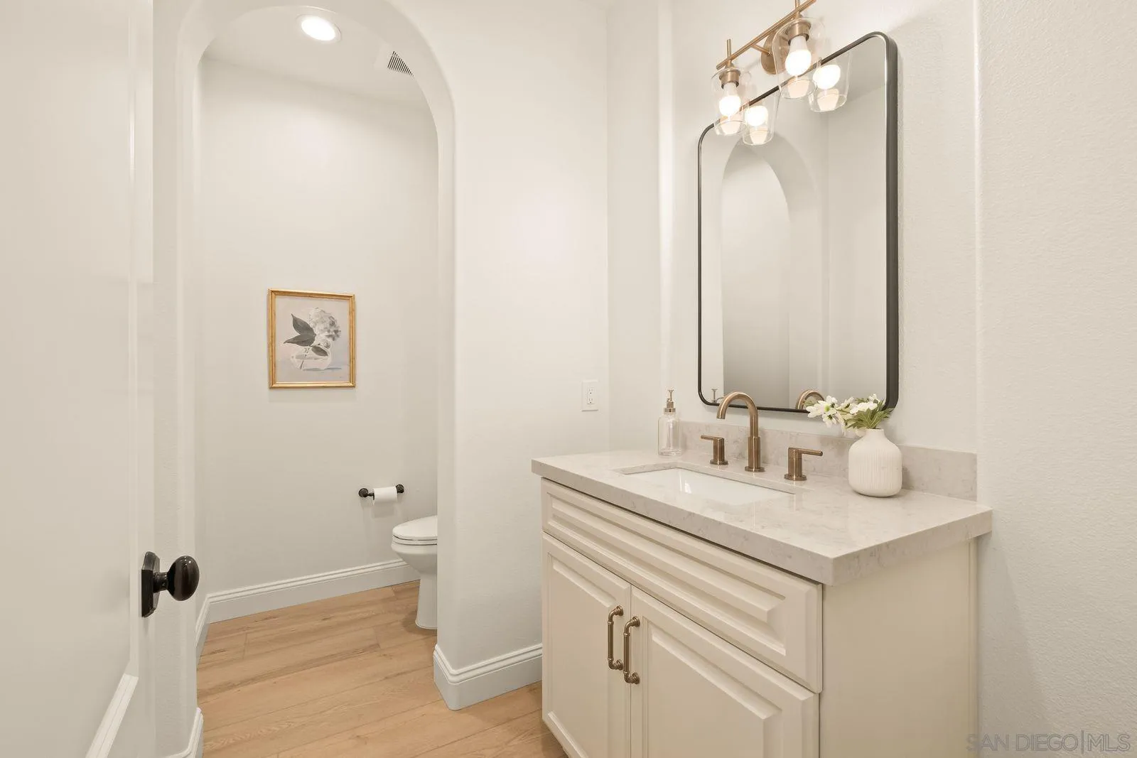 https://cdn.realtyfeed.com/cdn/127/260006706/e08cf2e08394dd19363d401b90d38291.webp