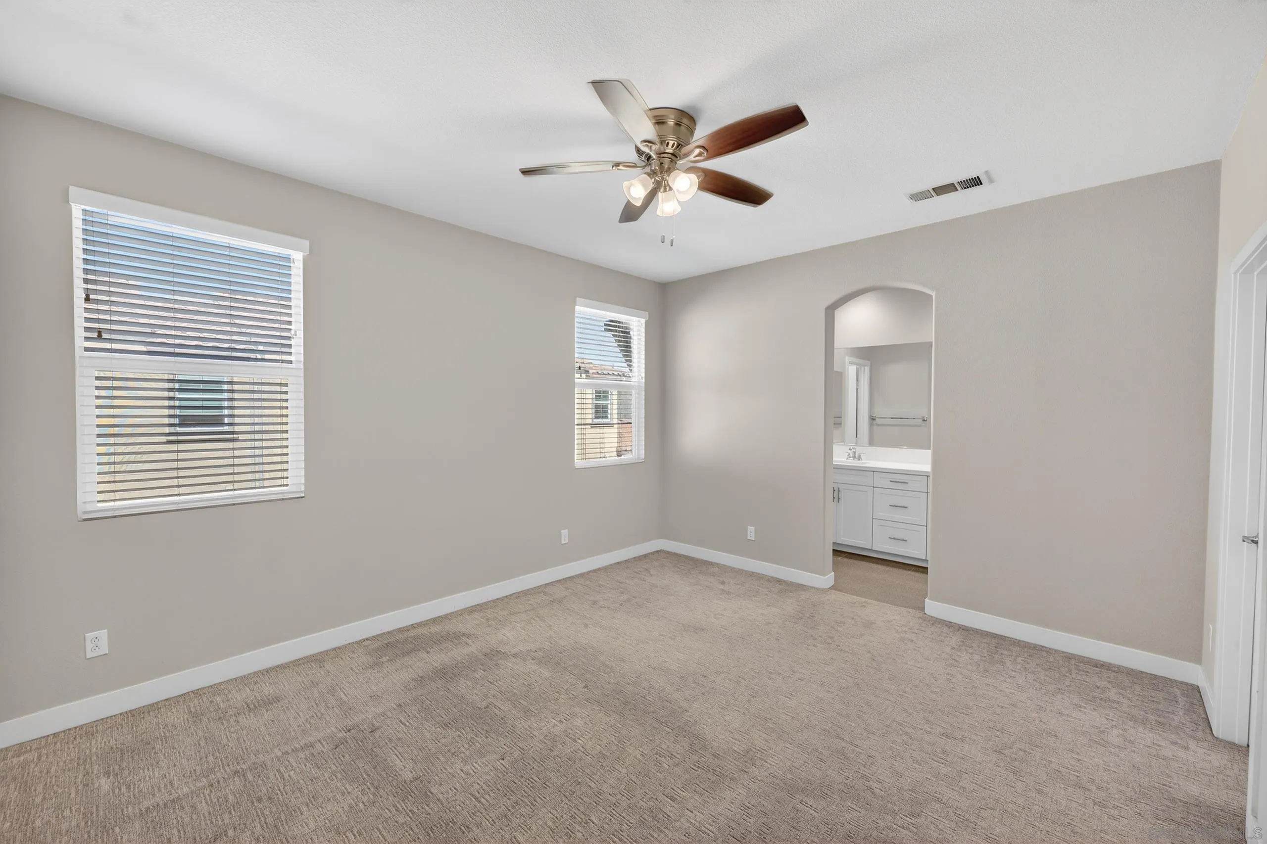 https://cdn.realtyfeed.com/cdn/127/260006713/a1502d61a4198e3a7215330682bdc707.webp