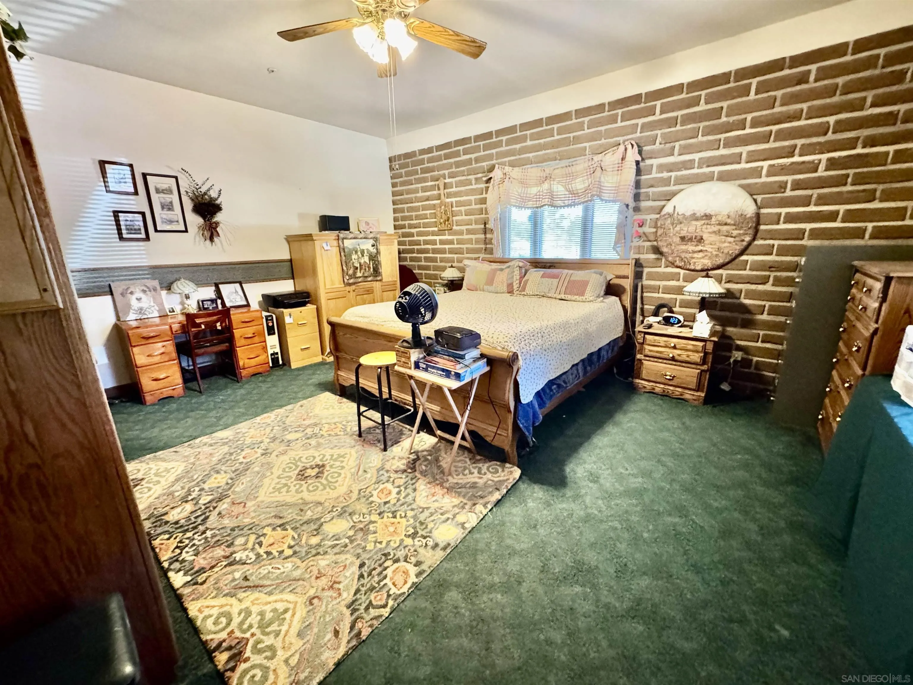 https://cdn.realtyfeed.com/cdn/127/260006714/0f800acc1bb84f82cf4bb61c13bce537.webp