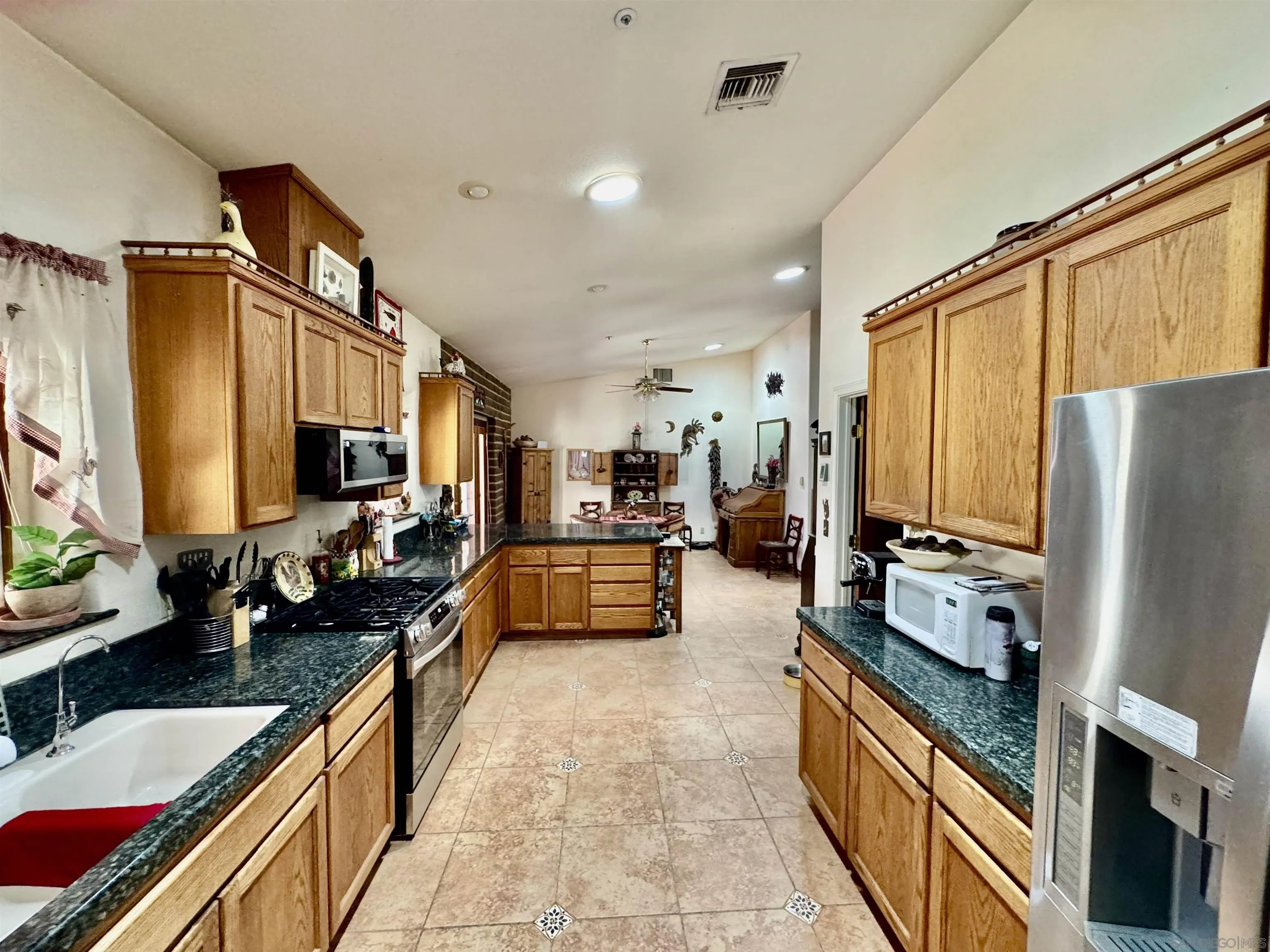 https://cdn.realtyfeed.com/cdn/127/260006714/6d6c6f3684bc1e8af521eab67ff106c2.webp