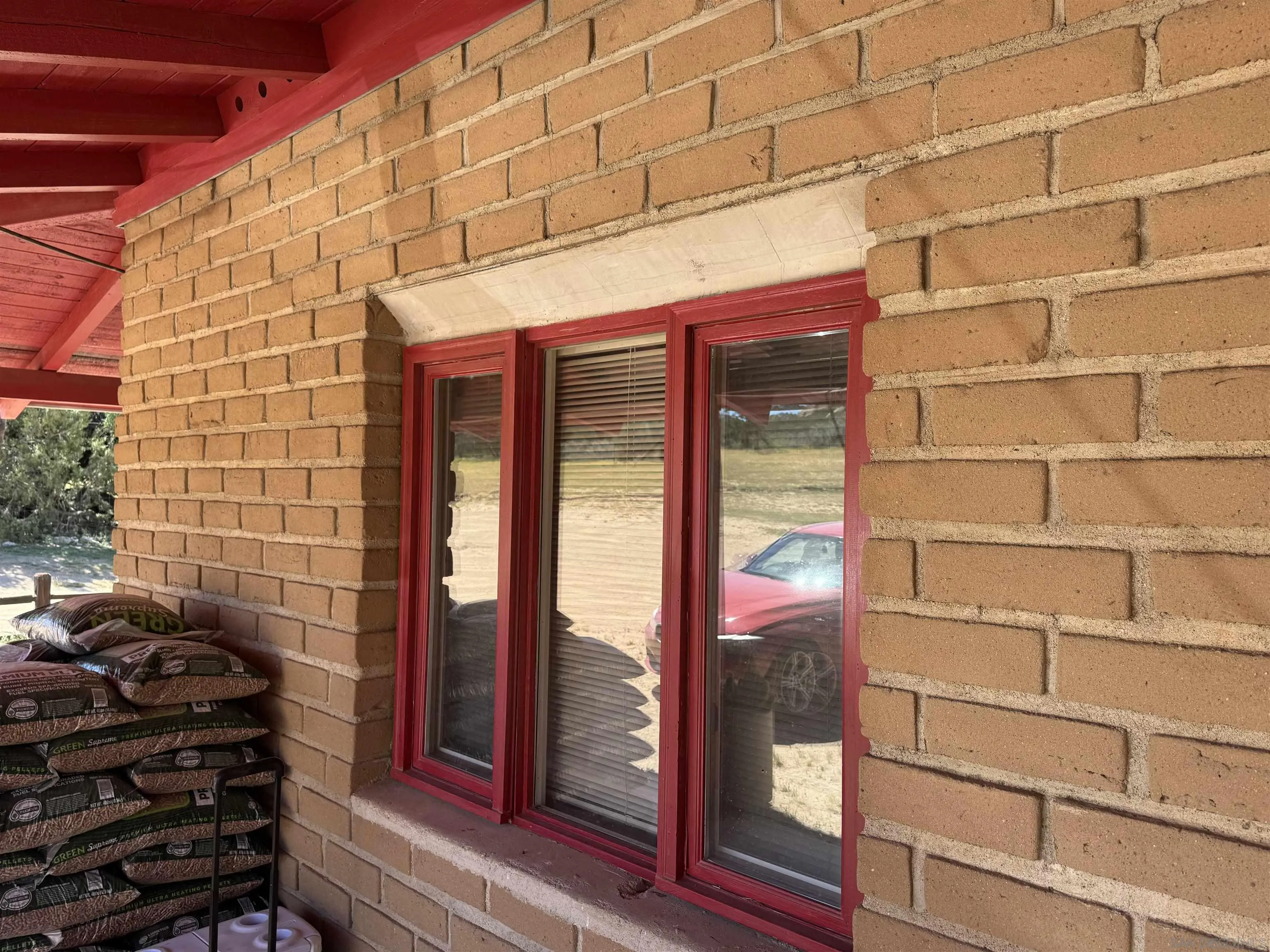 https://cdn.realtyfeed.com/cdn/127/260006714/e6301f35859cf2e9926152d45268a304.webp