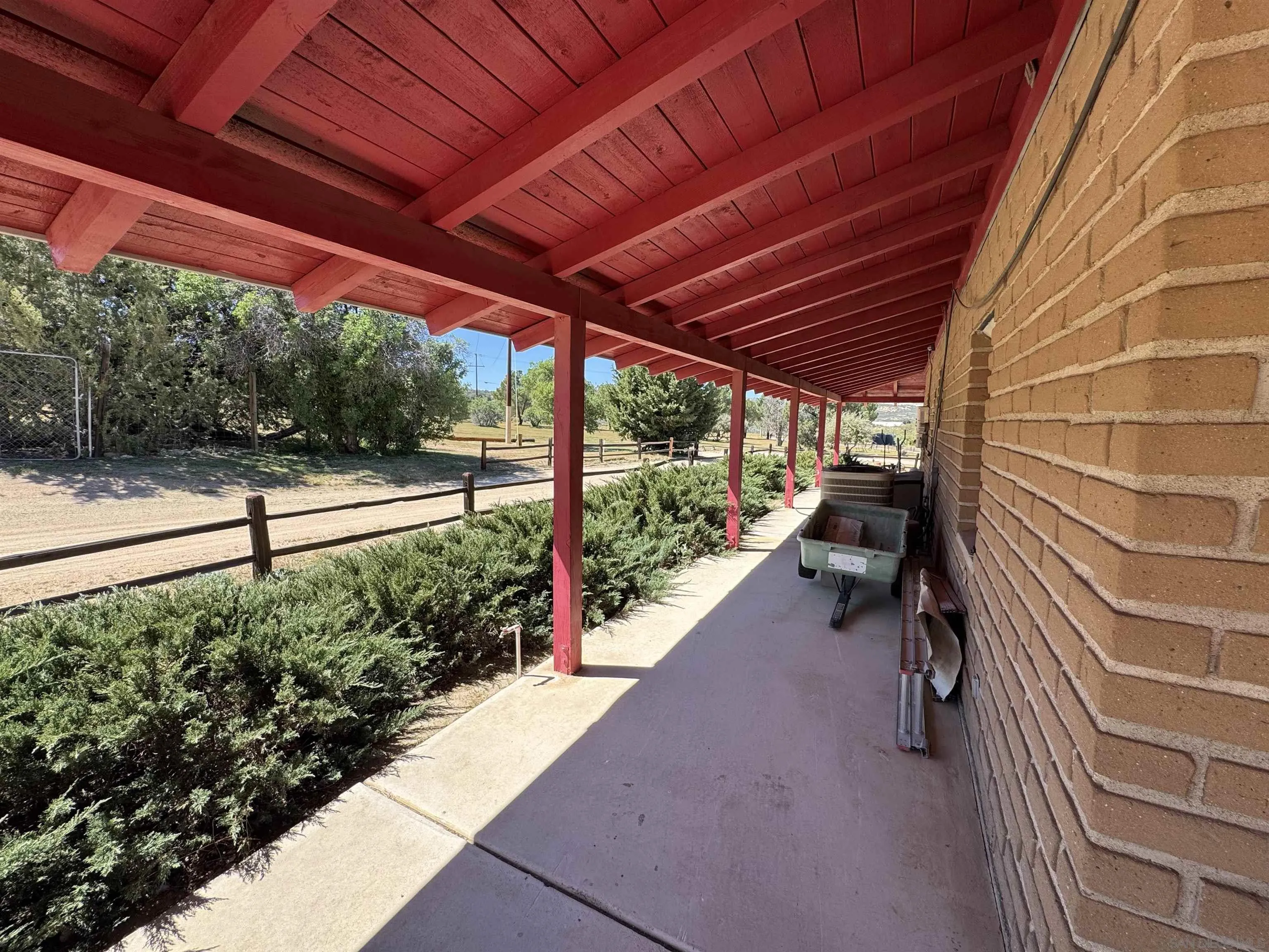 https://cdn.realtyfeed.com/cdn/127/260006714/e9810018a8af35ba769039515ca8cbde.webp