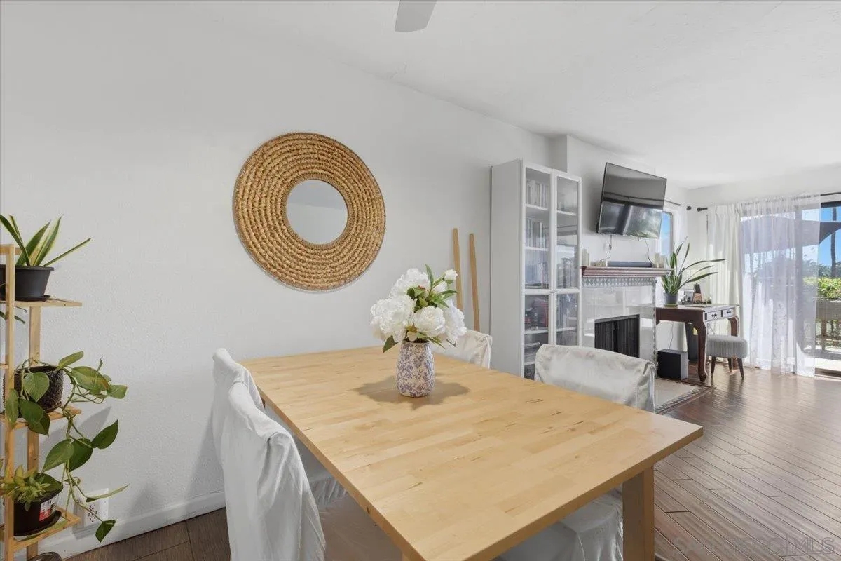 Photo #6: 260006715 Listing: Photo #6