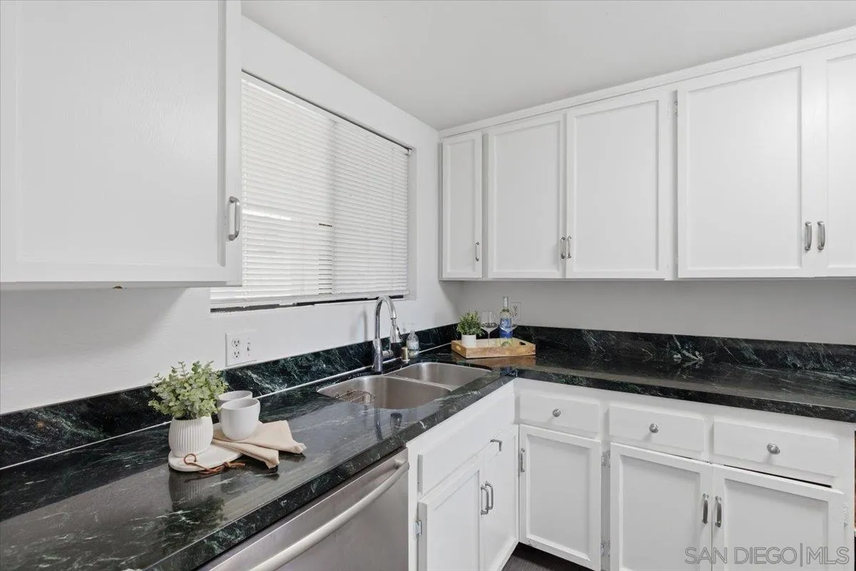 Photo #11: 260006715 Listing: Photo #11