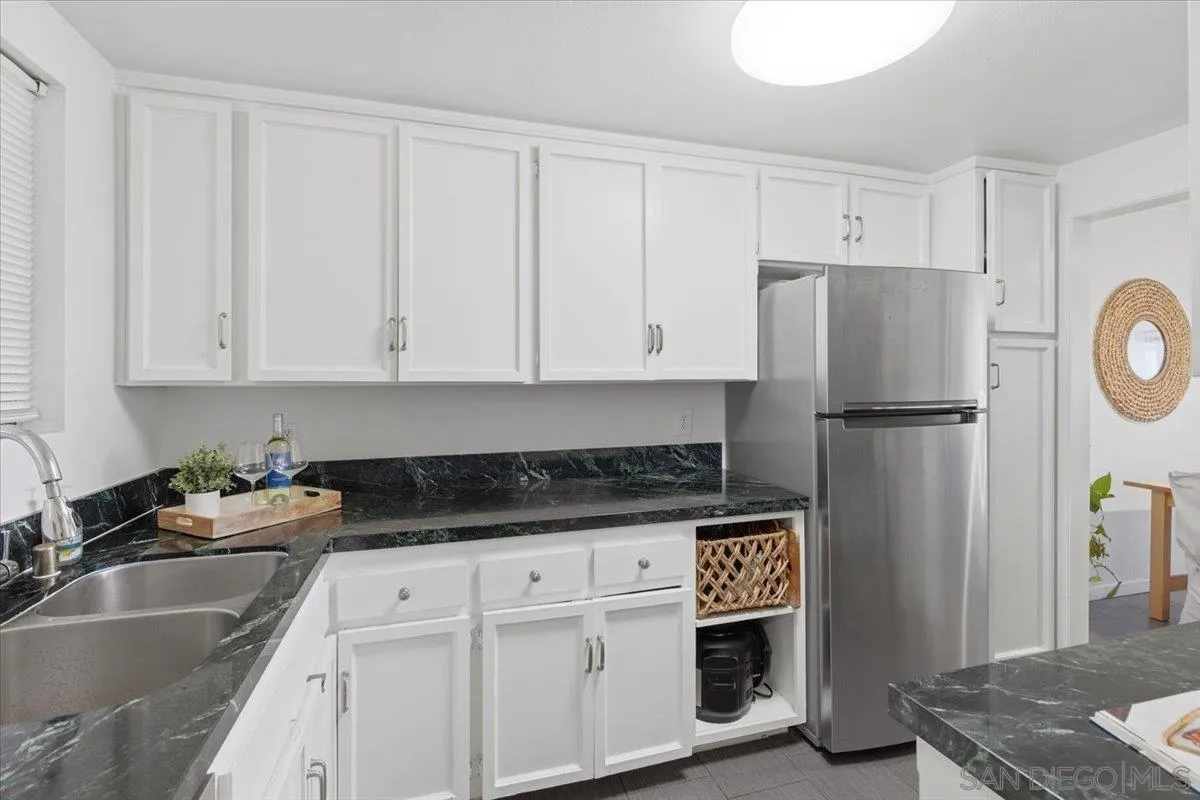 Photo #12: 260006715 Listing: Photo #12