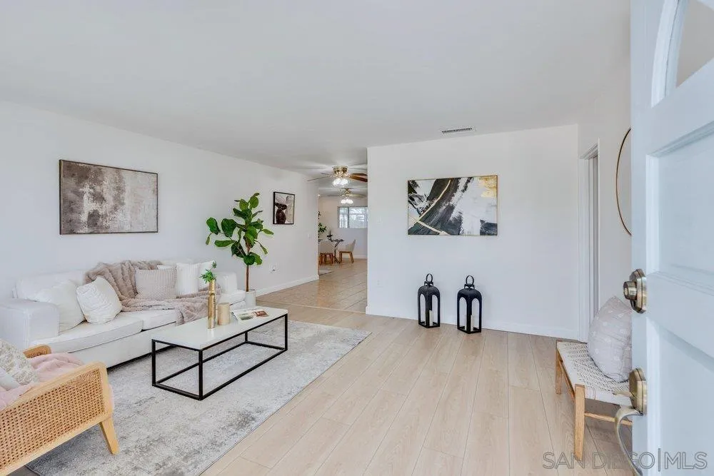 https://cdn.realtyfeed.com/cdn/127/260006716/d255bdc32133b84f2ed6a5169ae08e8c.webp