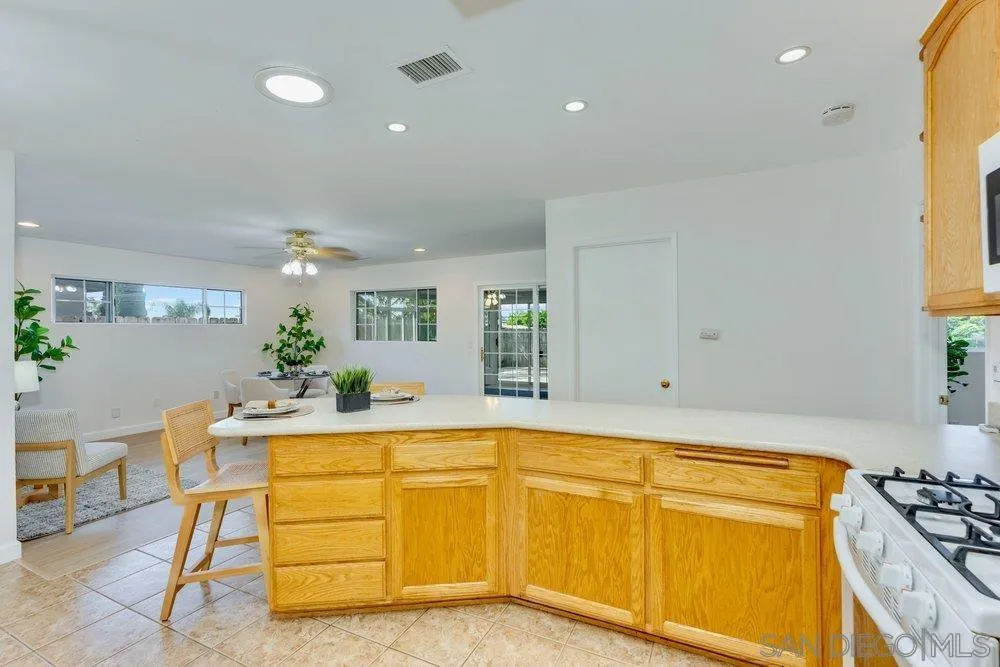 https://cdn.realtyfeed.com/cdn/127/260006716/ff3185208ffb0ada80b19c7fa224a972.webp