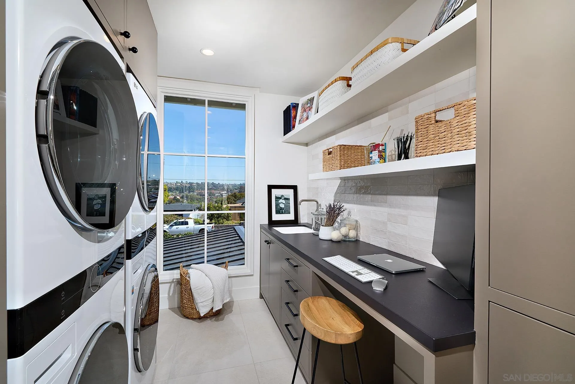 181 Nardo, Solana Beach, CA, 92075