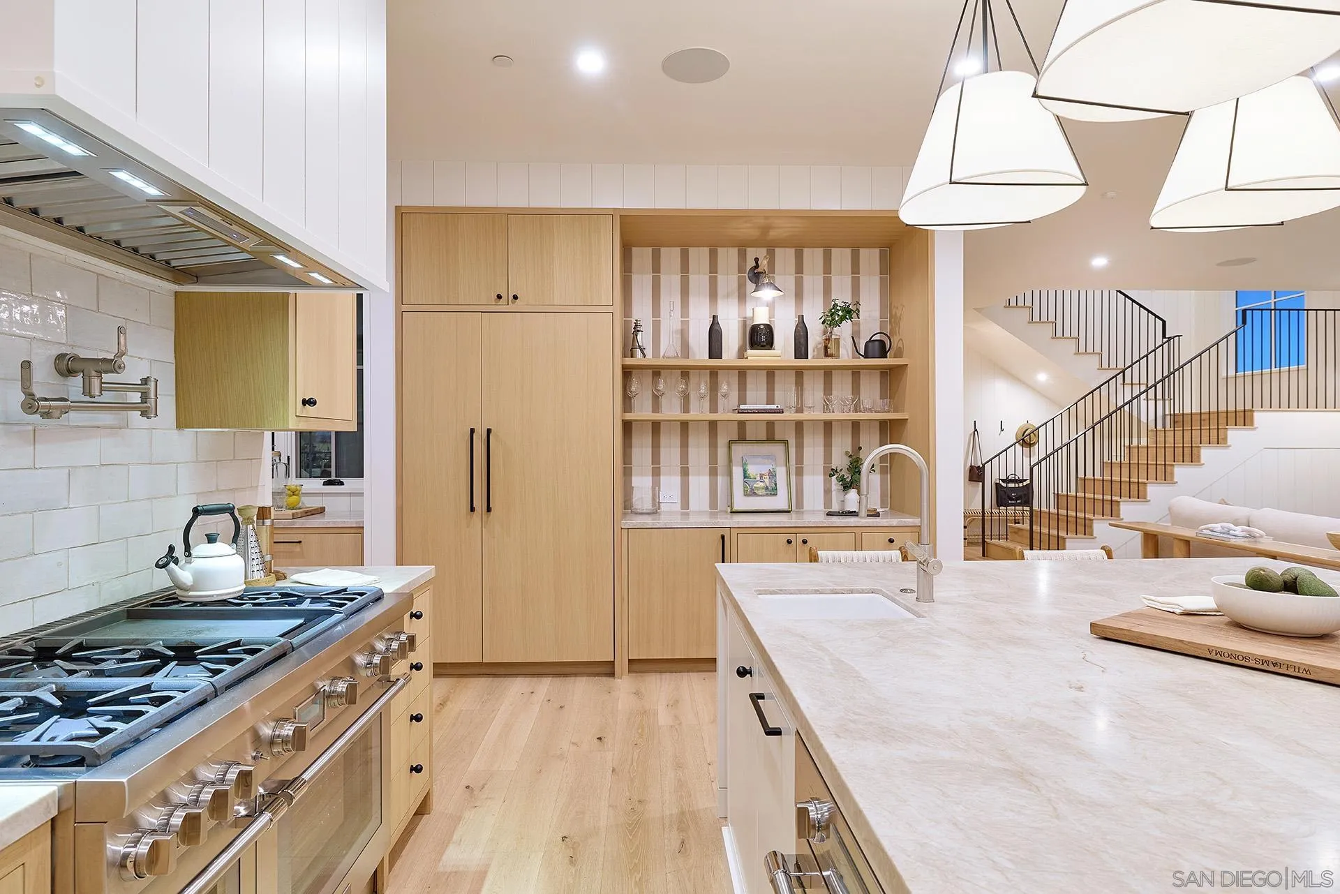 181 Nardo, Solana Beach, CA, 92075