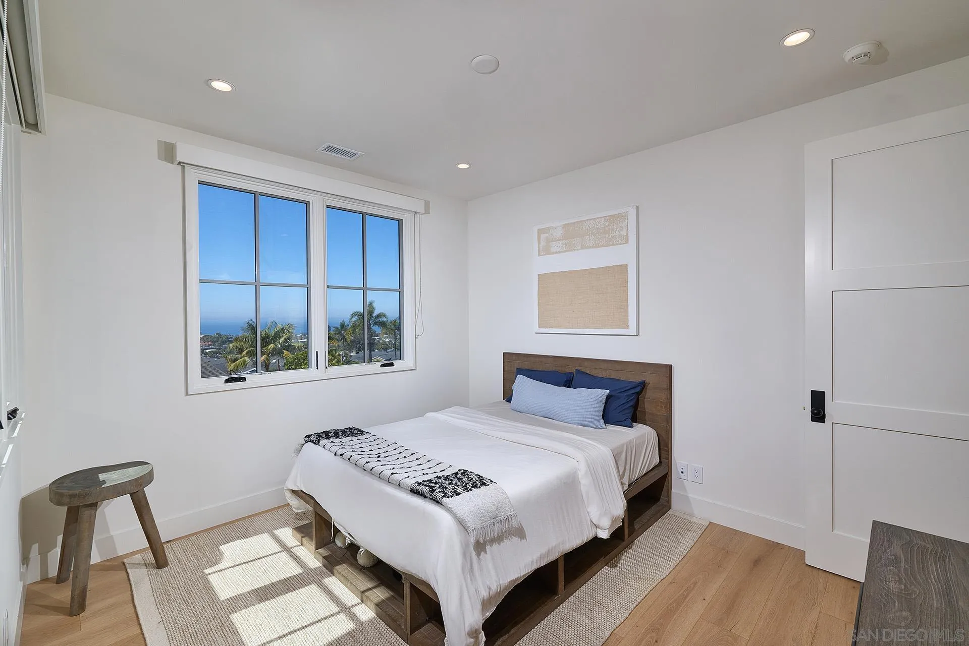 181 Nardo, Solana Beach, CA, 92075