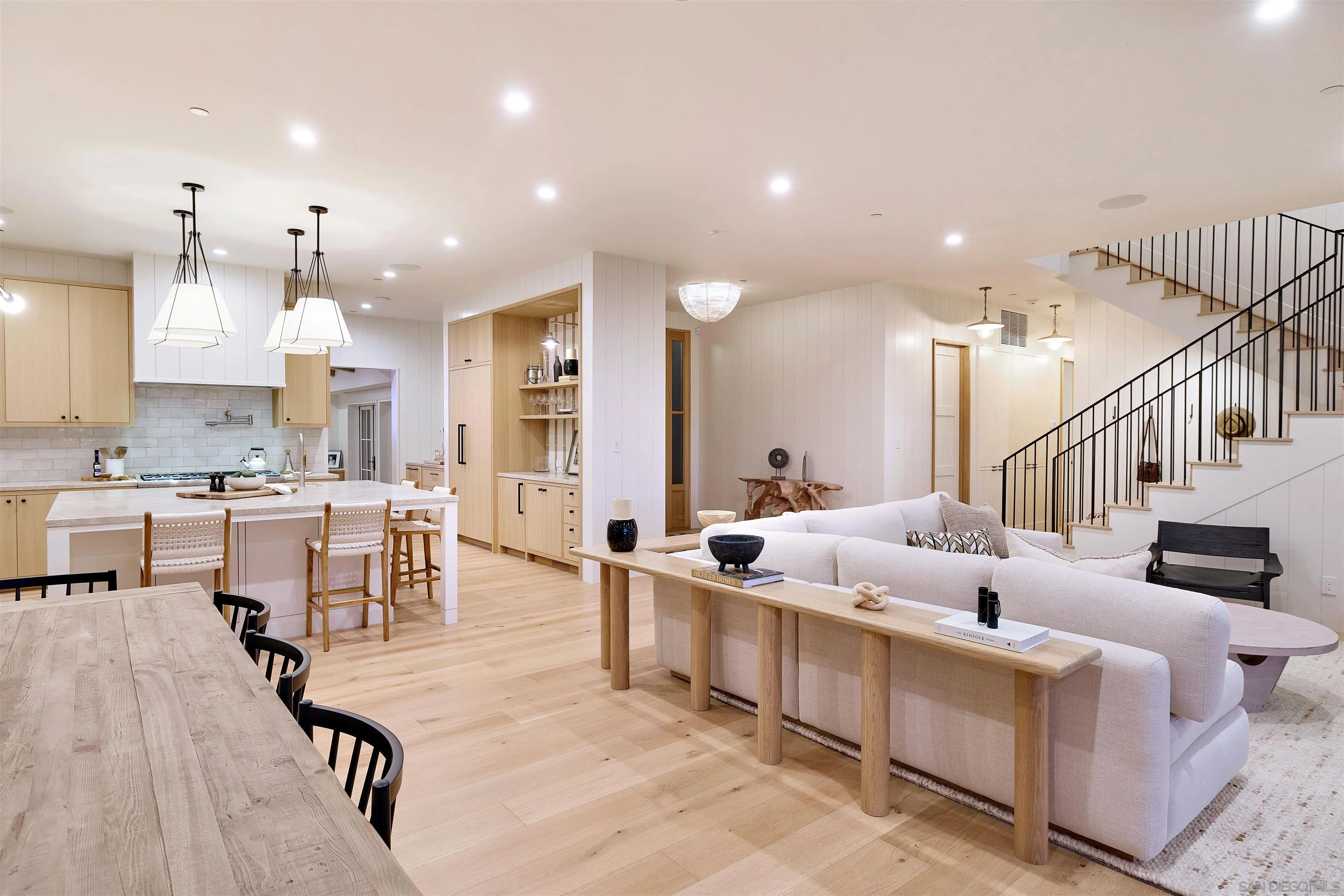 181 Nardo, Solana Beach, CA, 92075