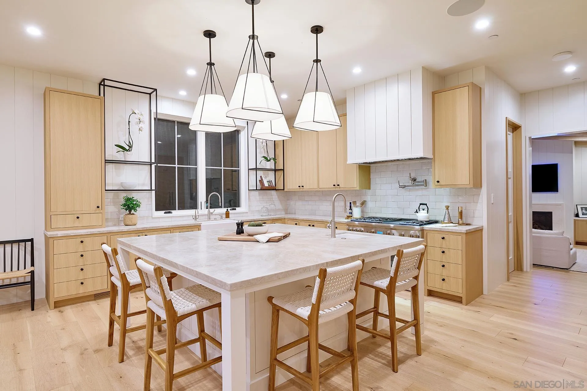 181 Nardo, Solana Beach, CA, 92075