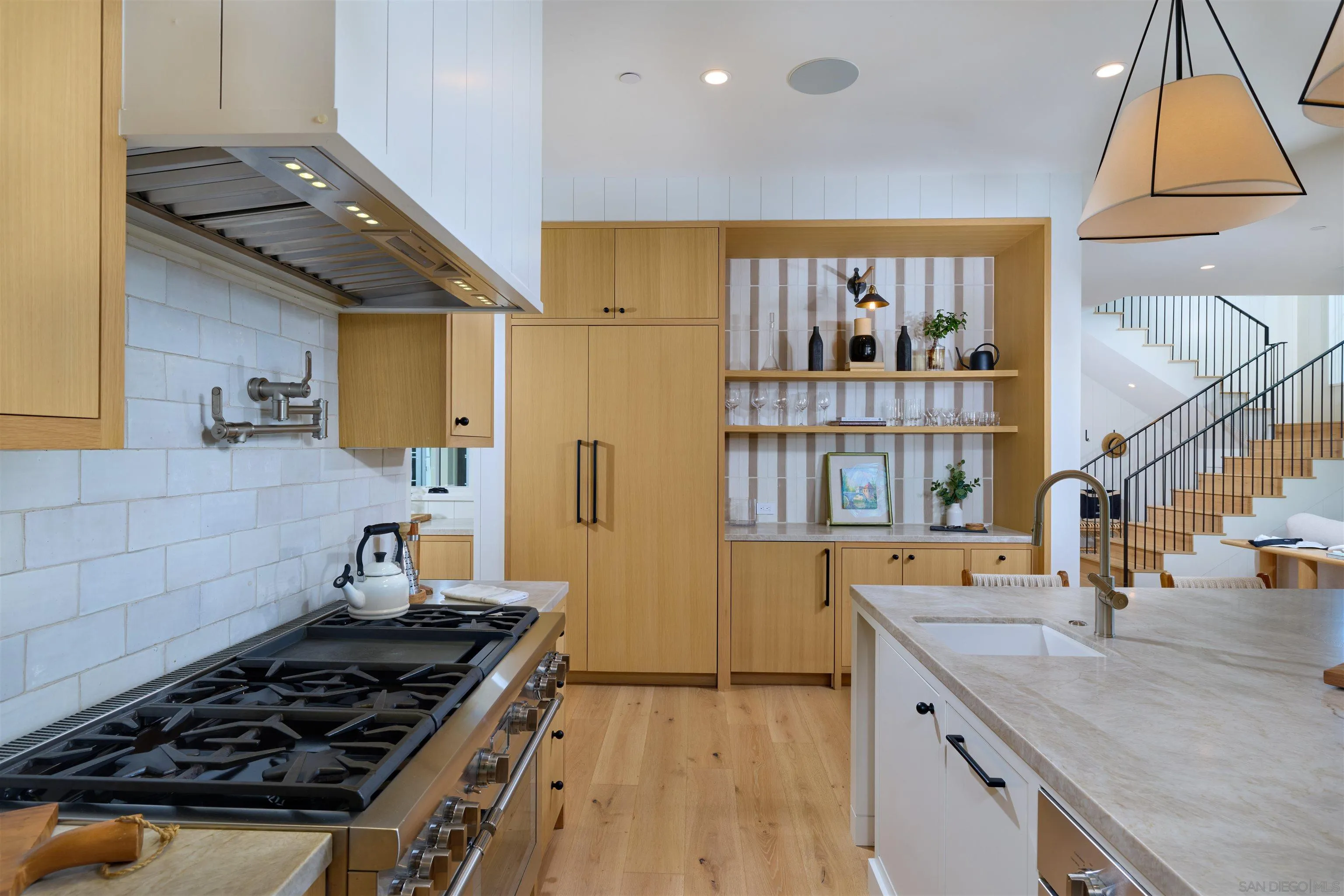 181 Nardo, Solana Beach, CA, 92075