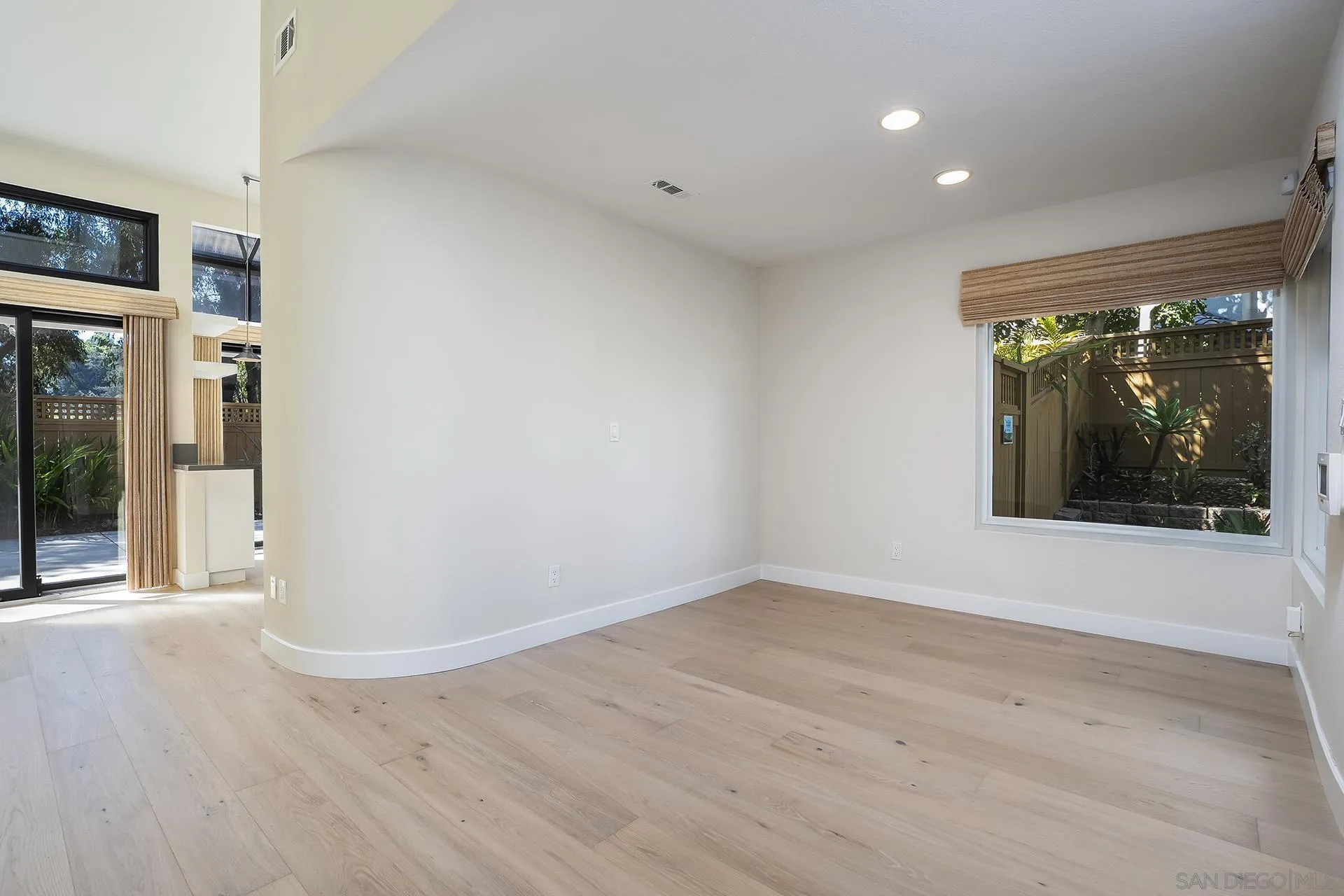 Photo #7: 260006730 Listing: Photo #7