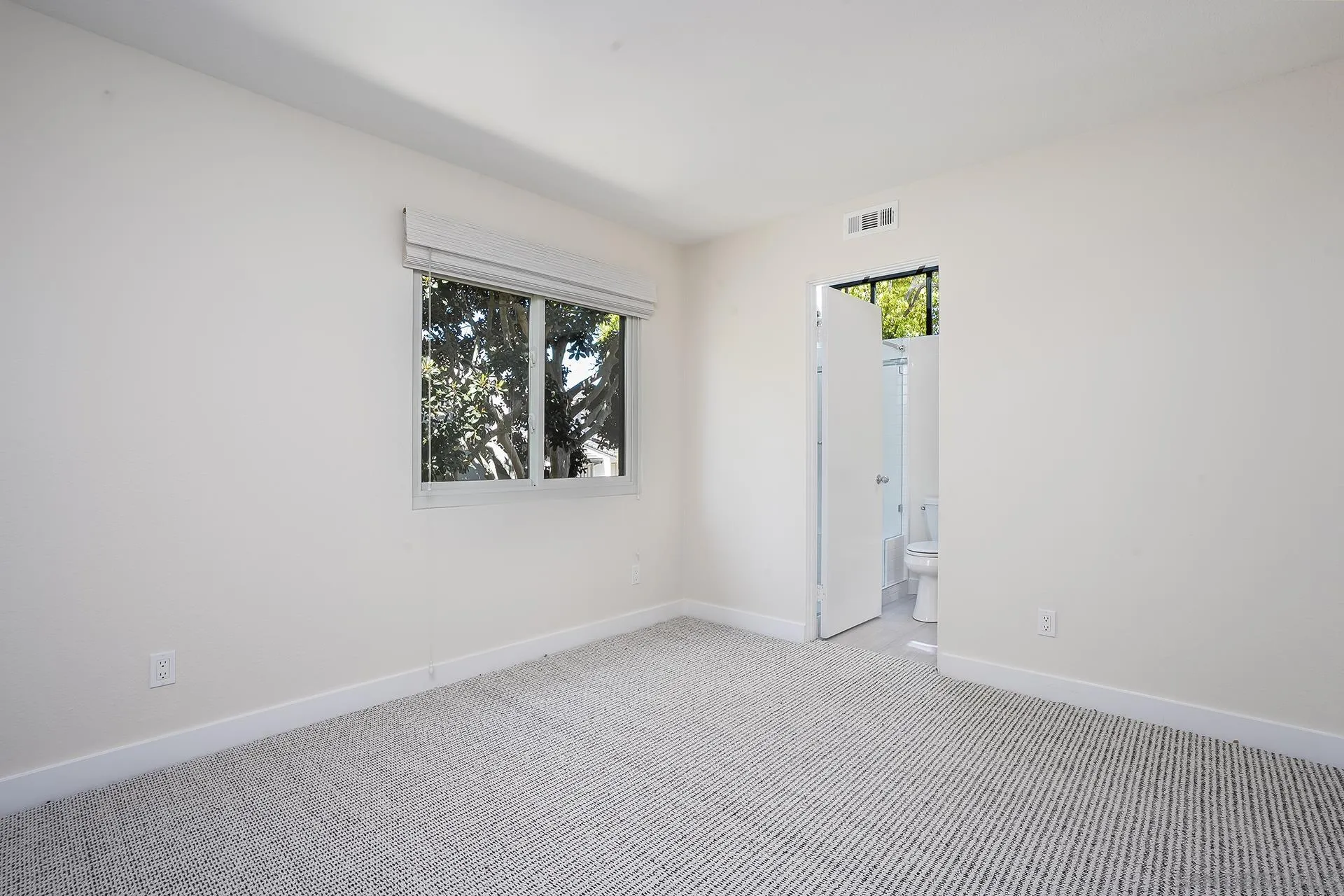 Photo #29: 260006730 Listing: Photo #29