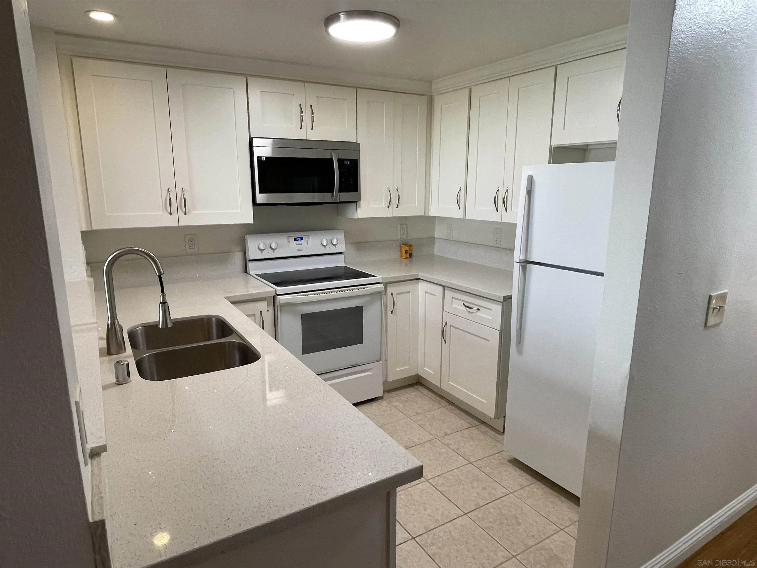 https://cdn.realtyfeed.com/cdn/127/260006742/69eaa1a12b52eb9189fc169445719a5a.webp
