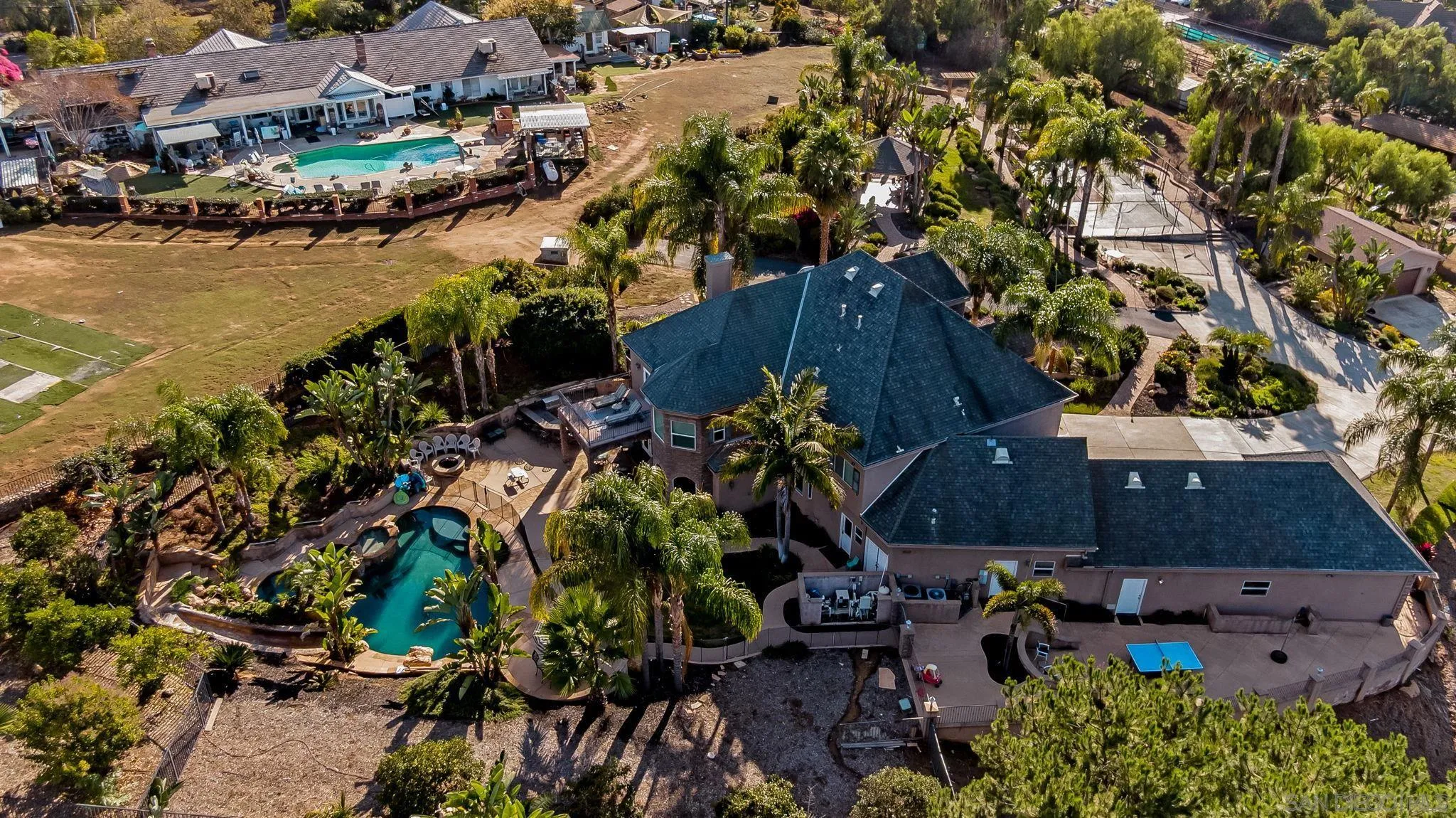 https://cdn.realtyfeed.com/cdn/127/260006743/a3d79f2965dd350e6050c68adde5a5d6.webp