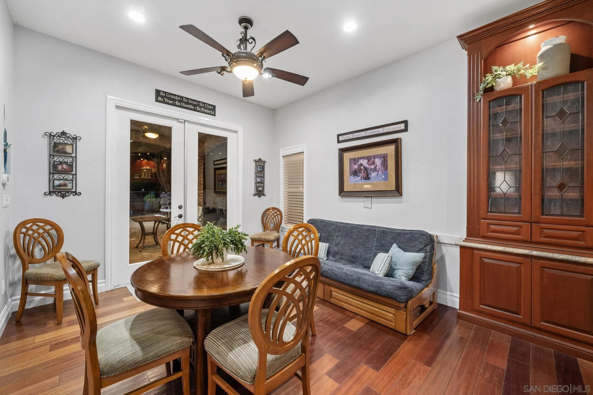 https://cdn.realtyfeed.com/cdn/127/260006743/fd8083025146e000e4a62968e2184502.webp