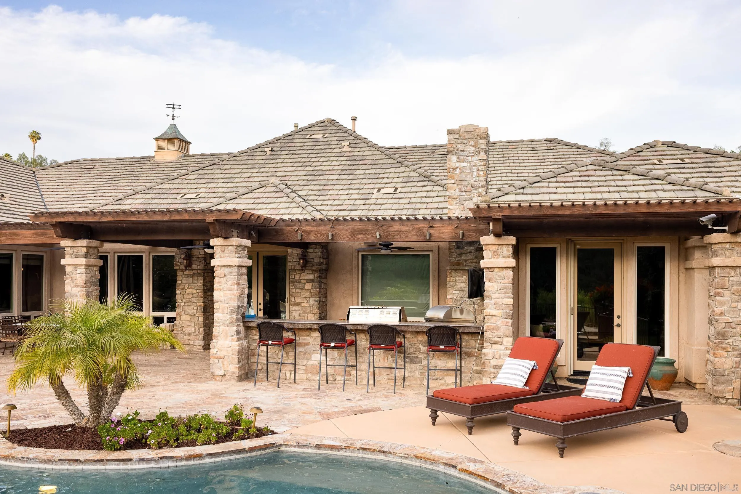 https://cdn.realtyfeed.com/cdn/127/260006748/162c82d0701ed1e8786c8de3ded4414b.webp