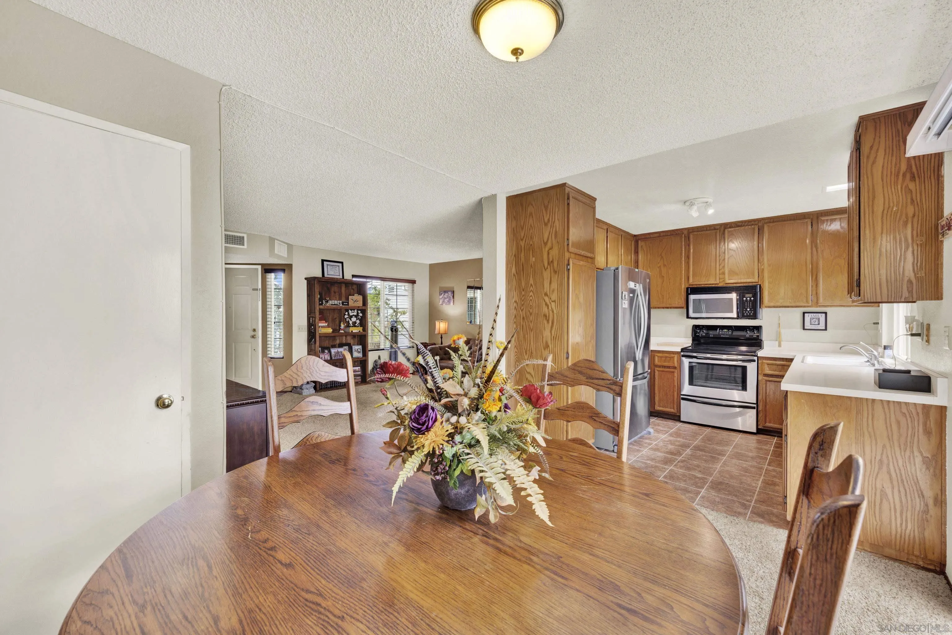 https://cdn.realtyfeed.com/cdn/127/260006753/94bedf5d227d8882ae55abadfb3ab2a3.webp