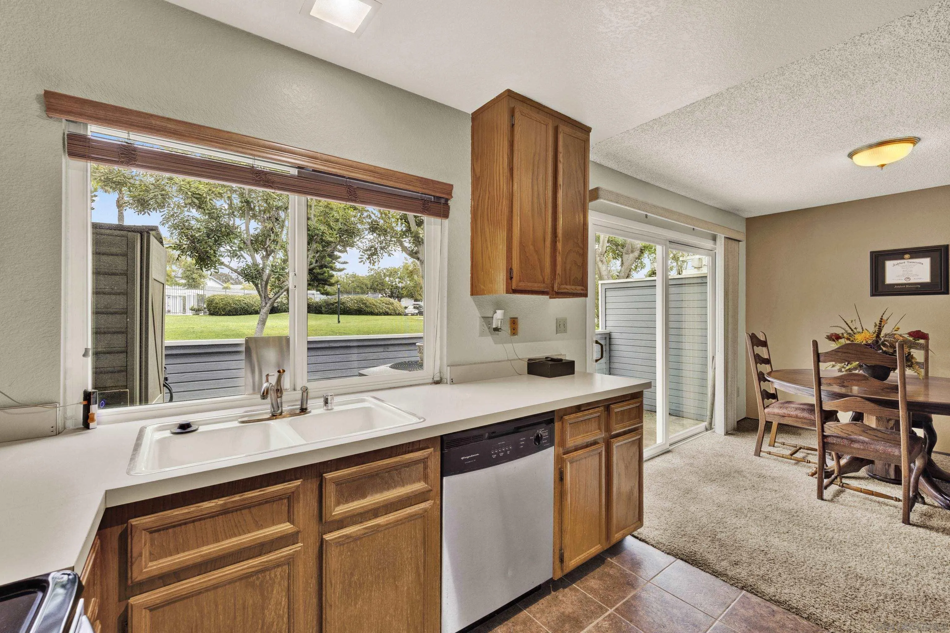 https://cdn.realtyfeed.com/cdn/127/260006753/fd13f7eafeb16769580aaeea069a0093.webp