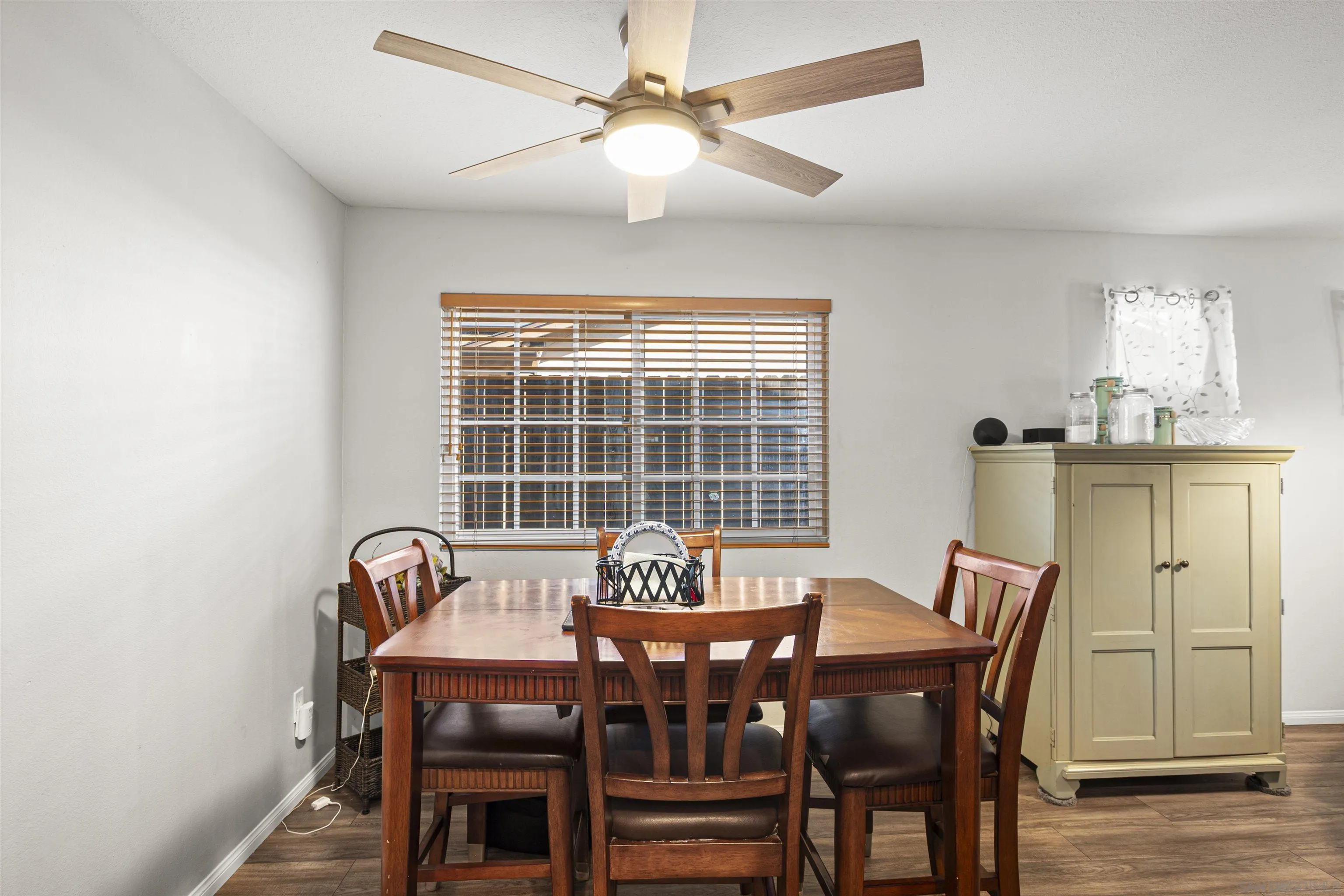 https://cdn.realtyfeed.com/cdn/127/260006755/b26987fb7f1ecdc5954819235c78b585.webp