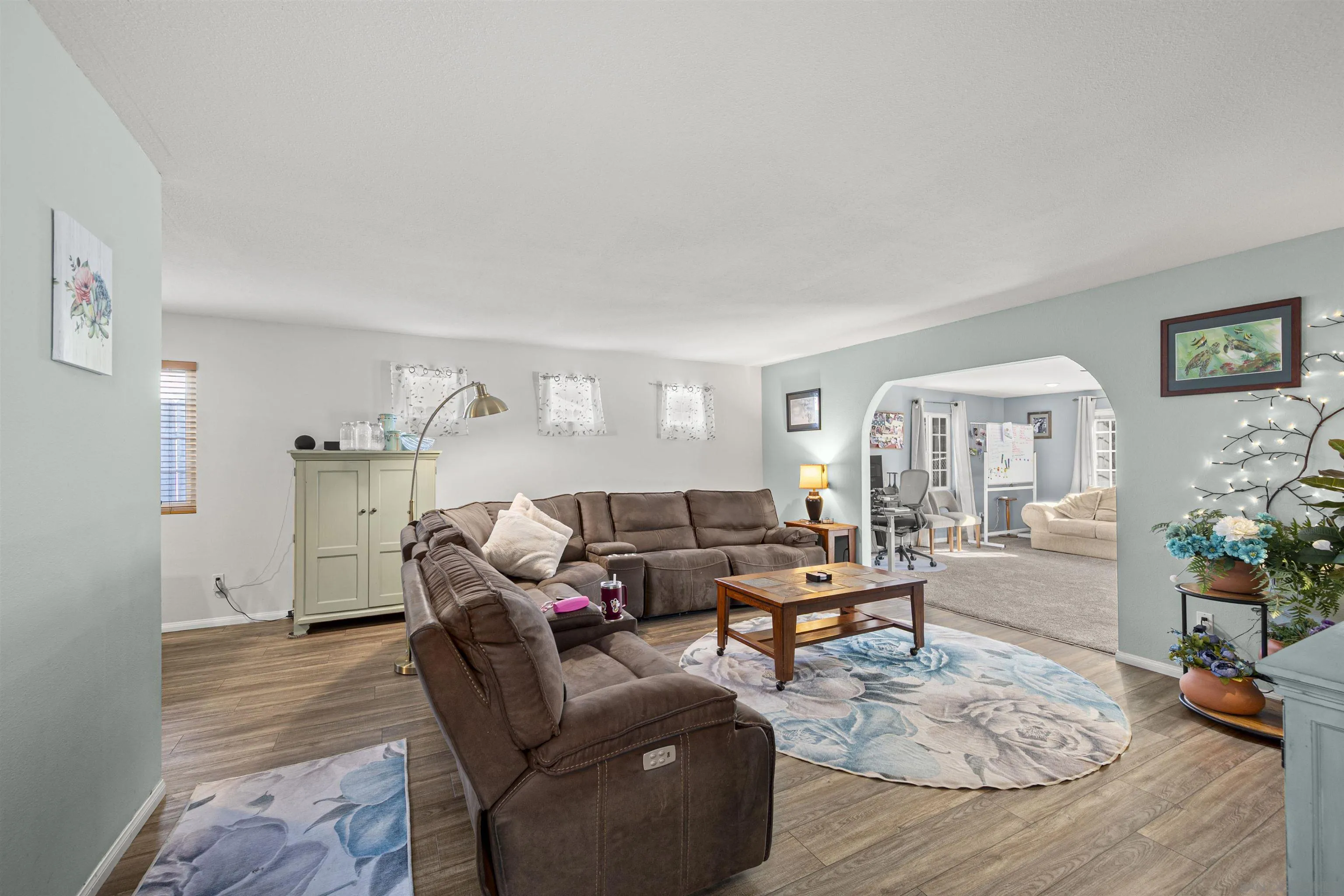 https://cdn.realtyfeed.com/cdn/127/260006755/b454a57c3e6740f6f316049c030d118f.webp