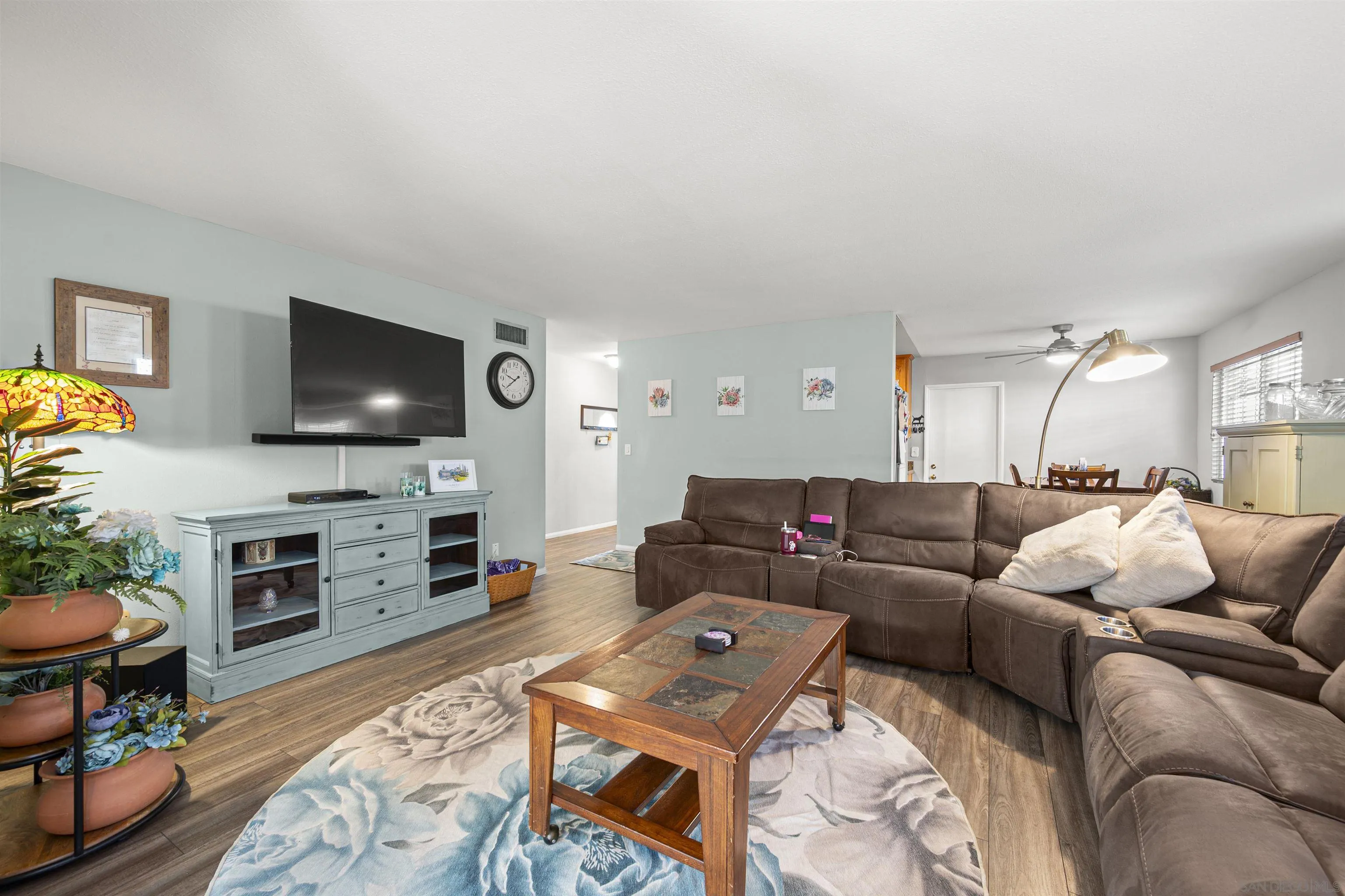 https://cdn.realtyfeed.com/cdn/127/260006755/c97ca8972c4a3c51b27593563936cb33.webp