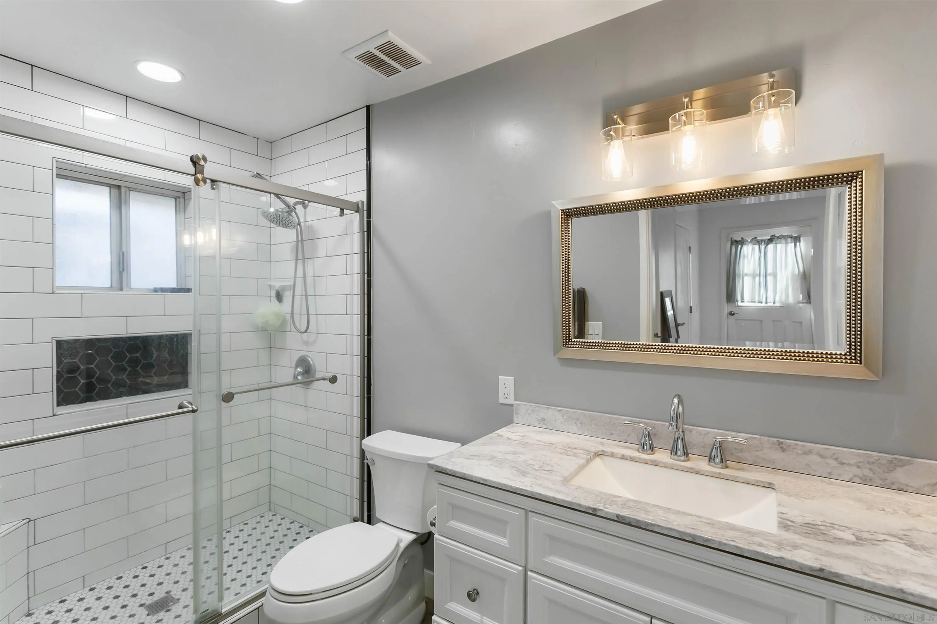https://cdn.realtyfeed.com/cdn/127/260006756/80a69cc890767799a32c3e267fb91401.webp