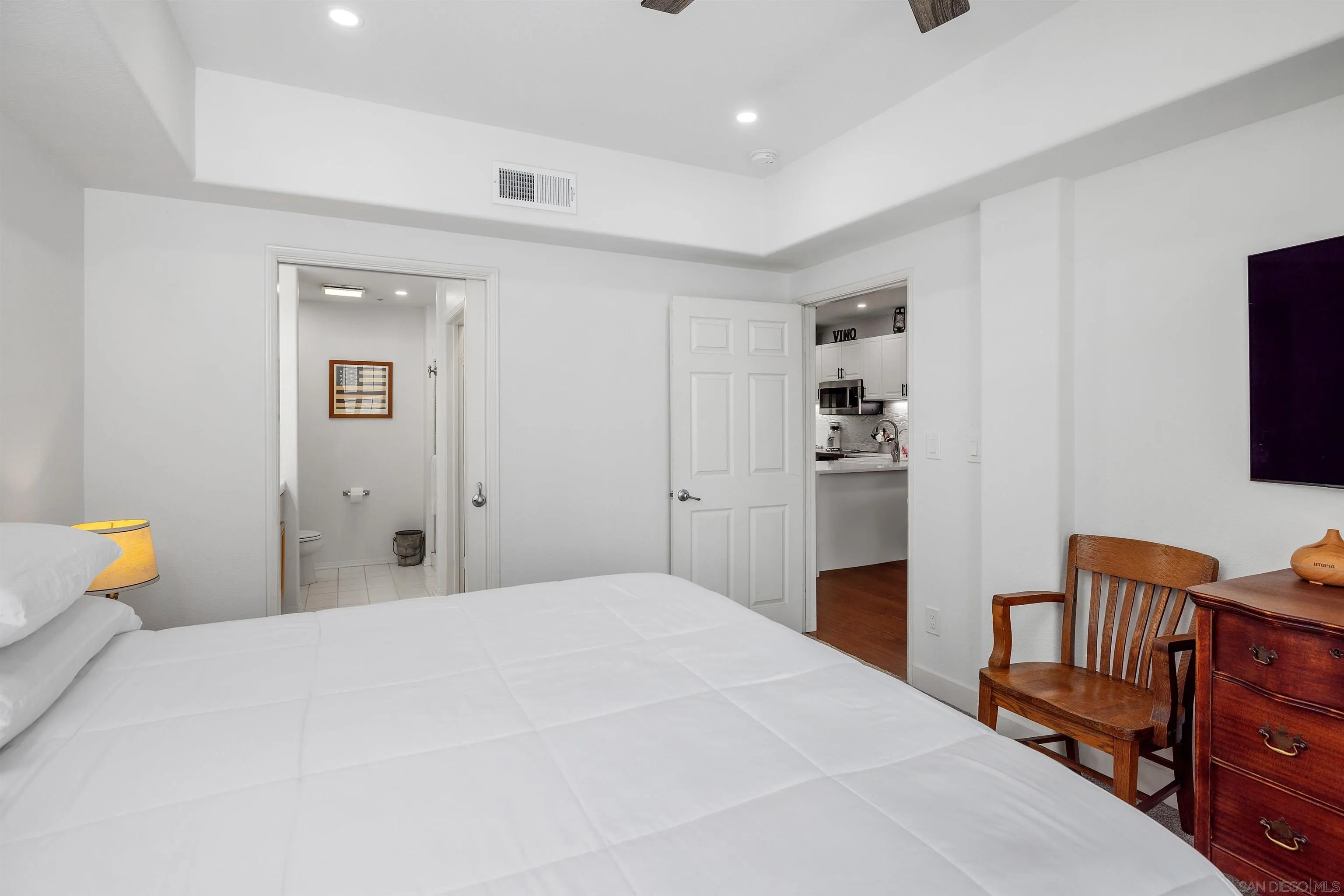 Photo #33: 260006761 Listing: Photo #33
