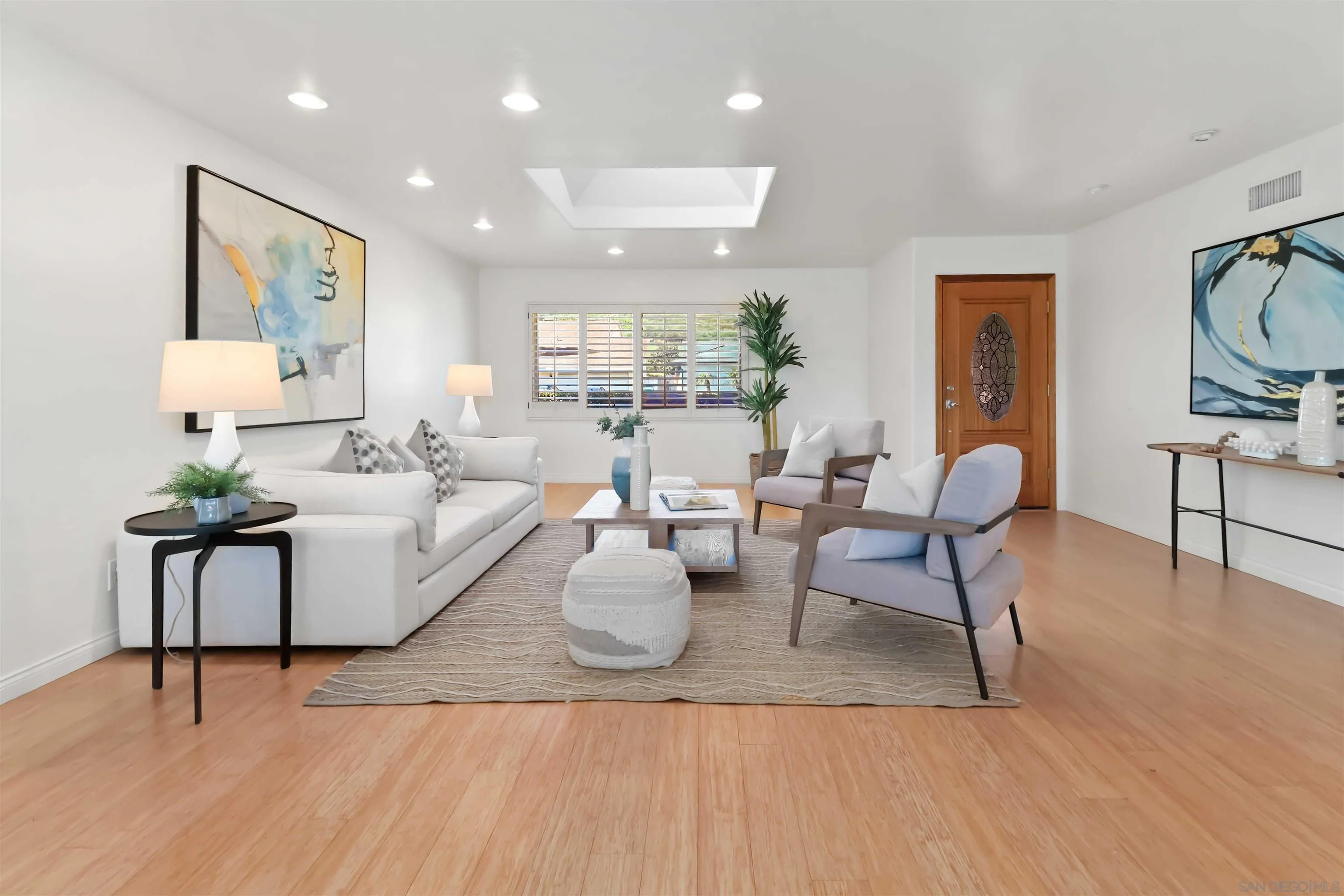 https://cdn.realtyfeed.com/cdn/127/260006774/17b3f42a42881e83ec1ae8dfbab1af5c.webp