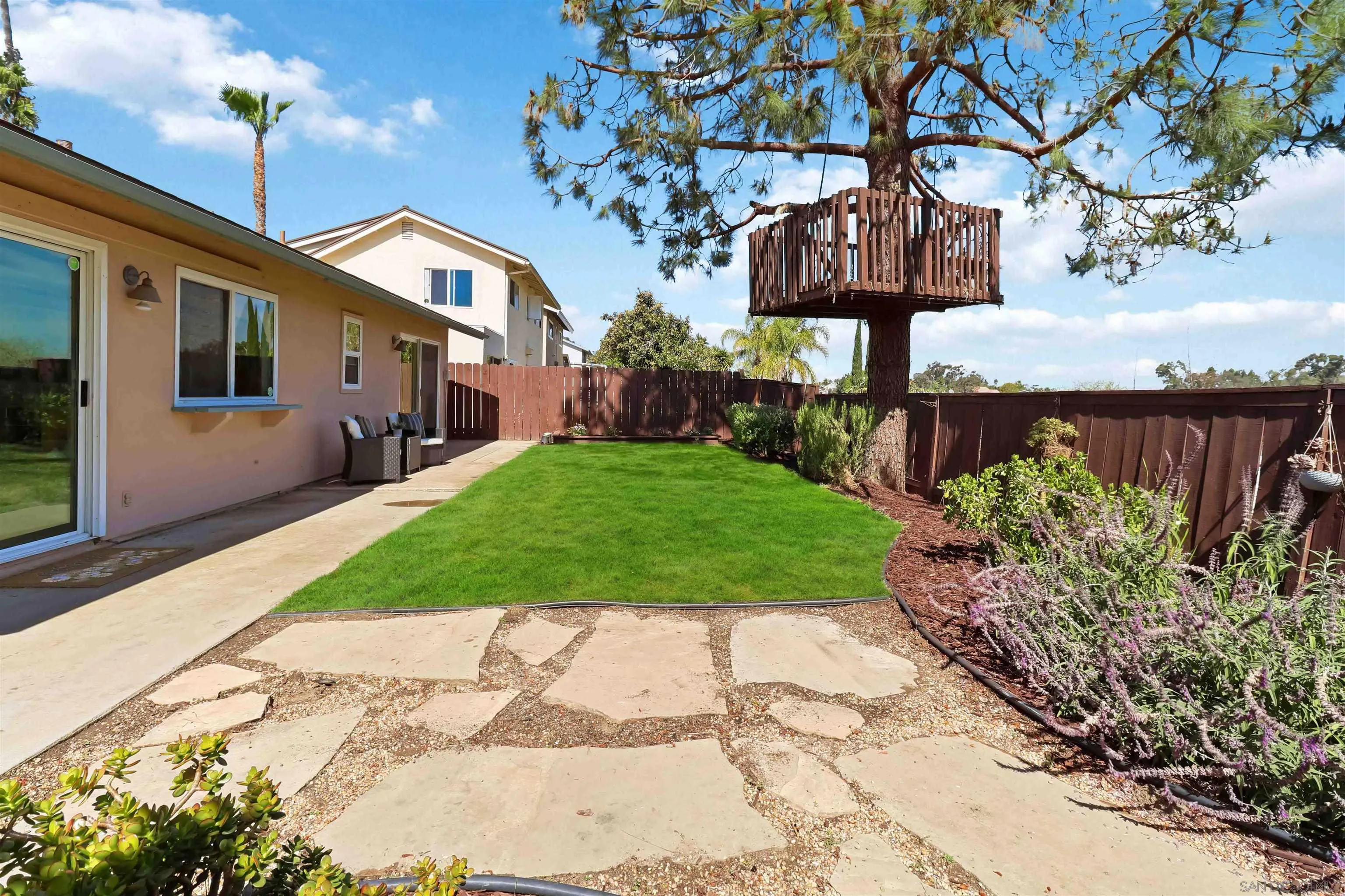 https://cdn.realtyfeed.com/cdn/127/260006774/50ba284bbf86d47ab1b8eb2611fb0bda.webp