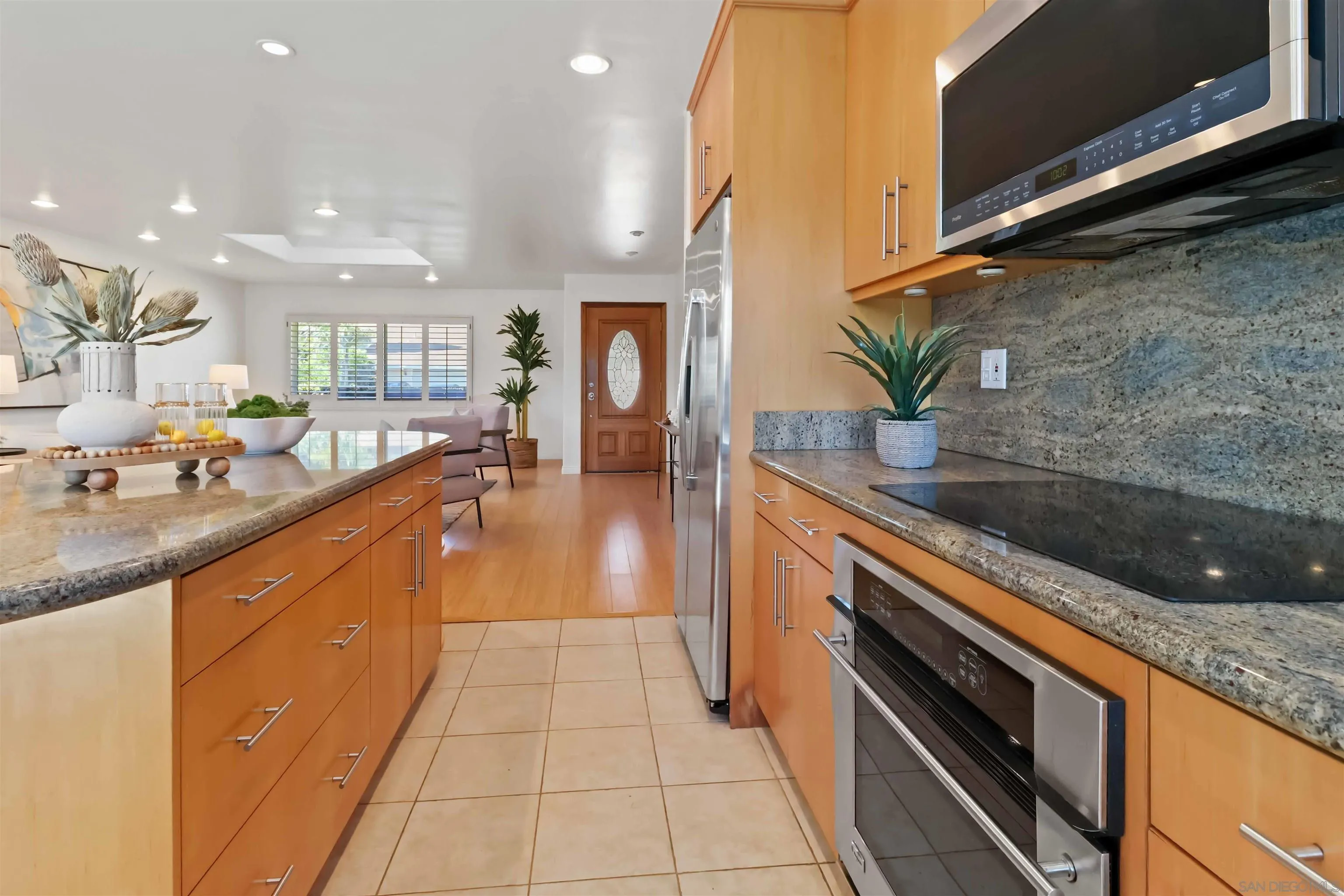 https://cdn.realtyfeed.com/cdn/127/260006774/896194ee48f02d82c3adf3a1566b62ce.webp