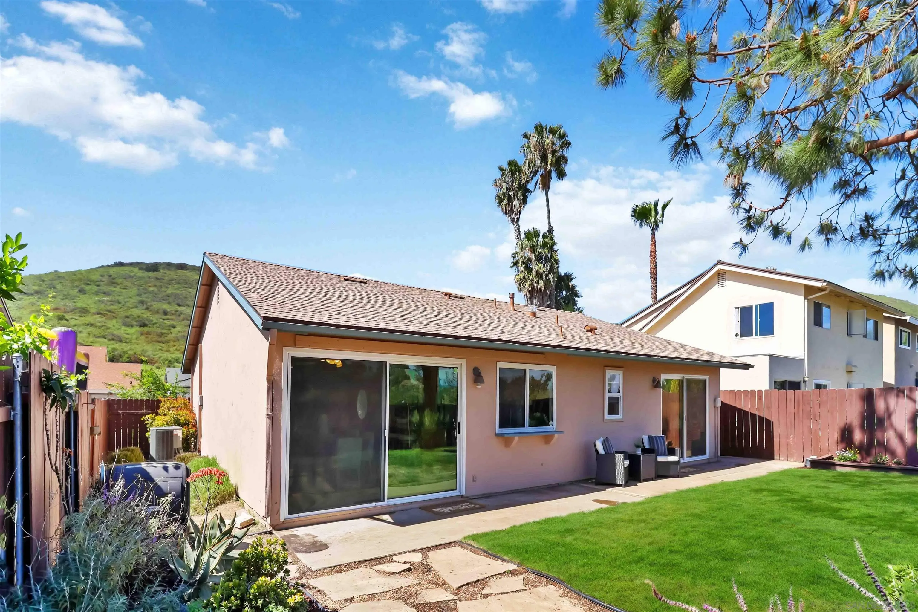 https://cdn.realtyfeed.com/cdn/127/260006774/94932224938946bd356216a58bafcfa8.webp